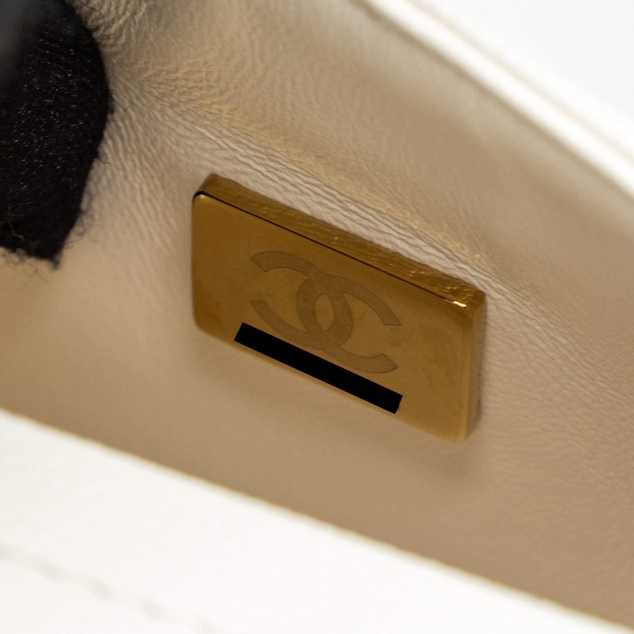CHANEL SMALL CLASSIC DOUBLE FLAP BAG CAVIAR WHITE LGHW (MICROCHIP)
