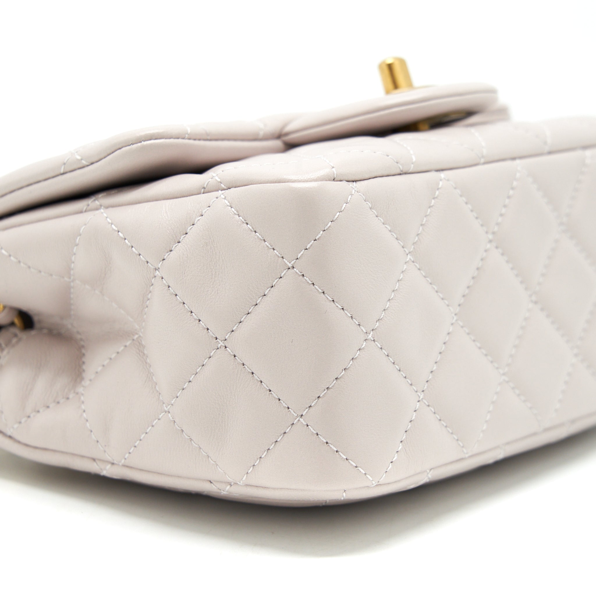 CHANEL PEARL CRUSH LAMBSKIN LIGHT PURPLE GHW(MICROCHIP)