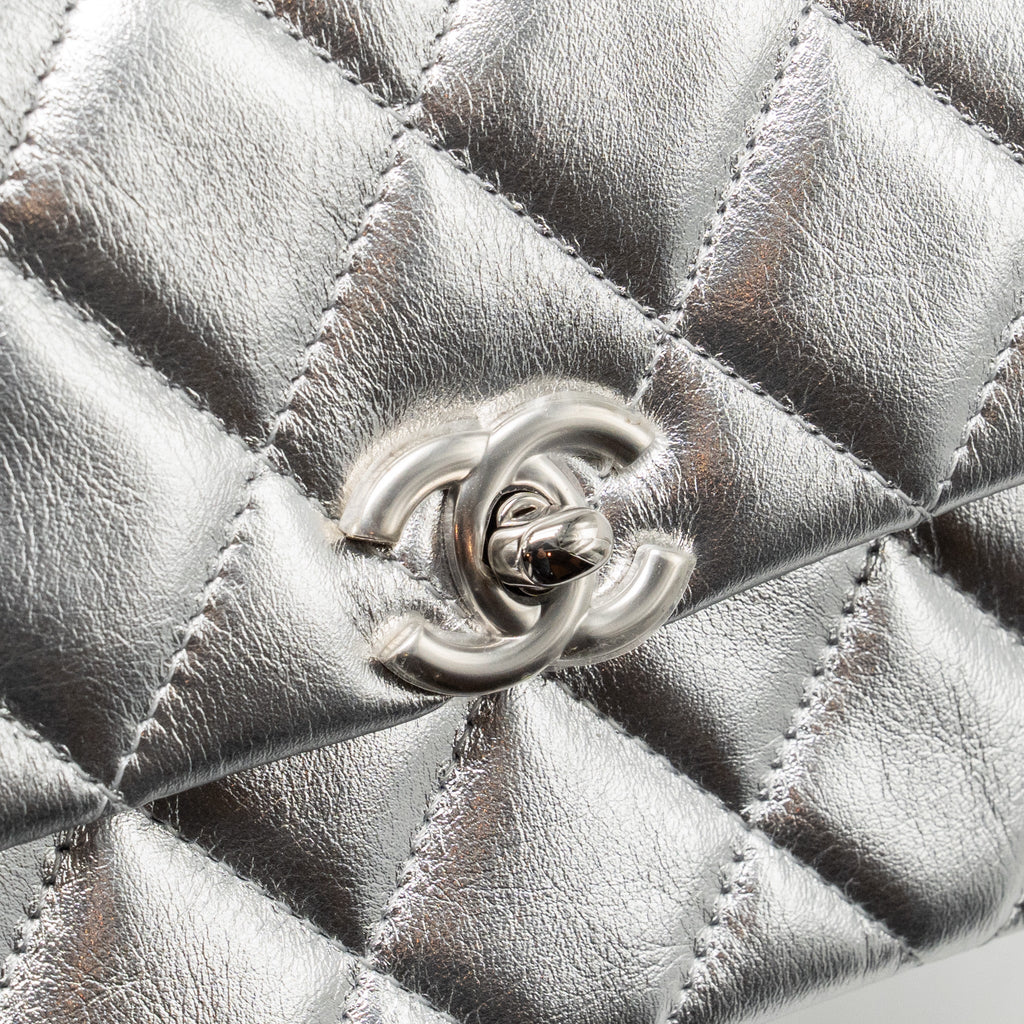 CHANEL 25S O-PHONE HOLDER WITH CHAIN CALFSKIN SILVER SHW(MICROCHIP)