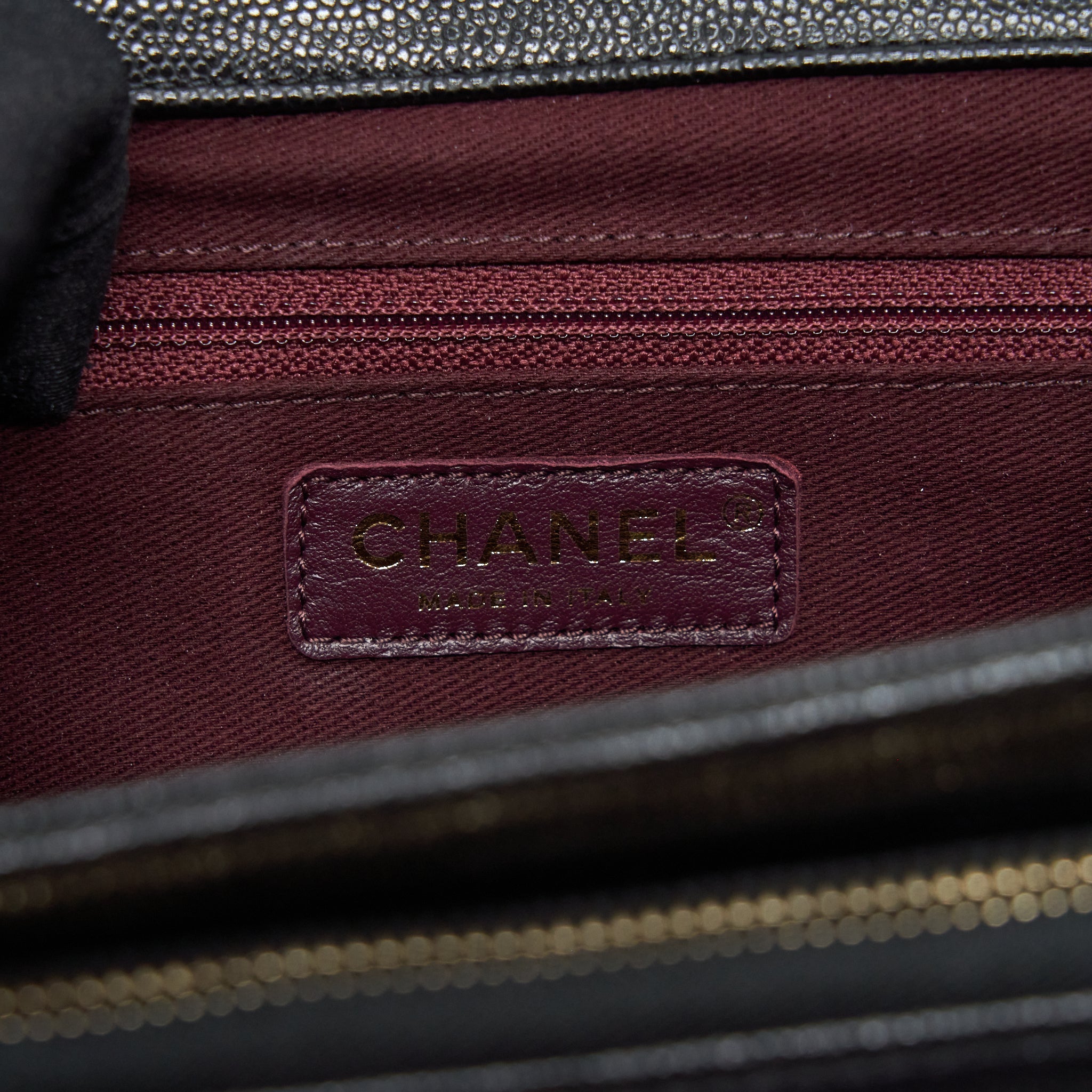 CHANEL 22P SMALL BUSINESS AFFINITY GRAINED CALFSKIN BLACK LGHW (MICROCHIP)