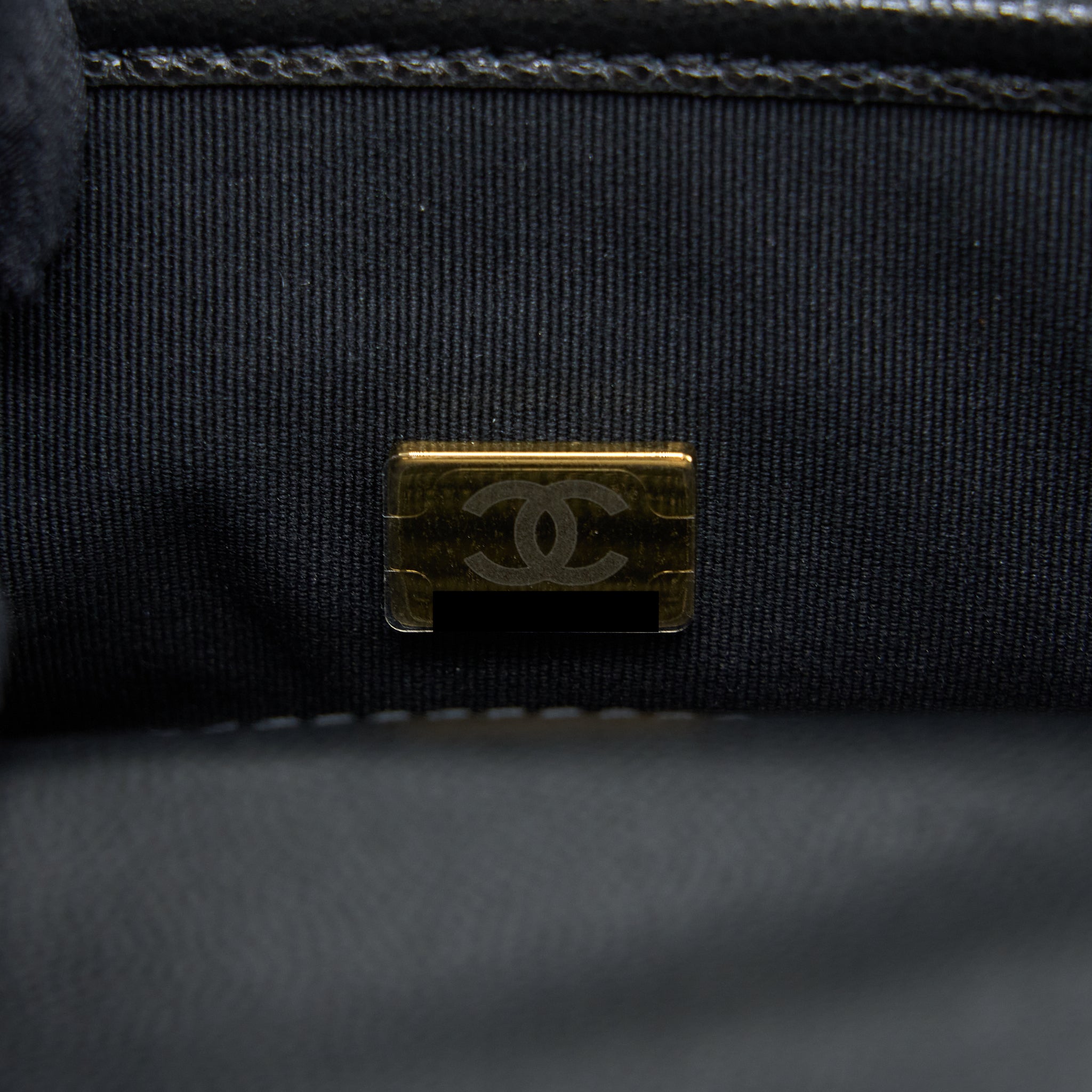 CHANEL 22K TOP HANDLE MESSENGER BAG CAVIAR BLACK BRUSHED GHW(MICROCHIP)