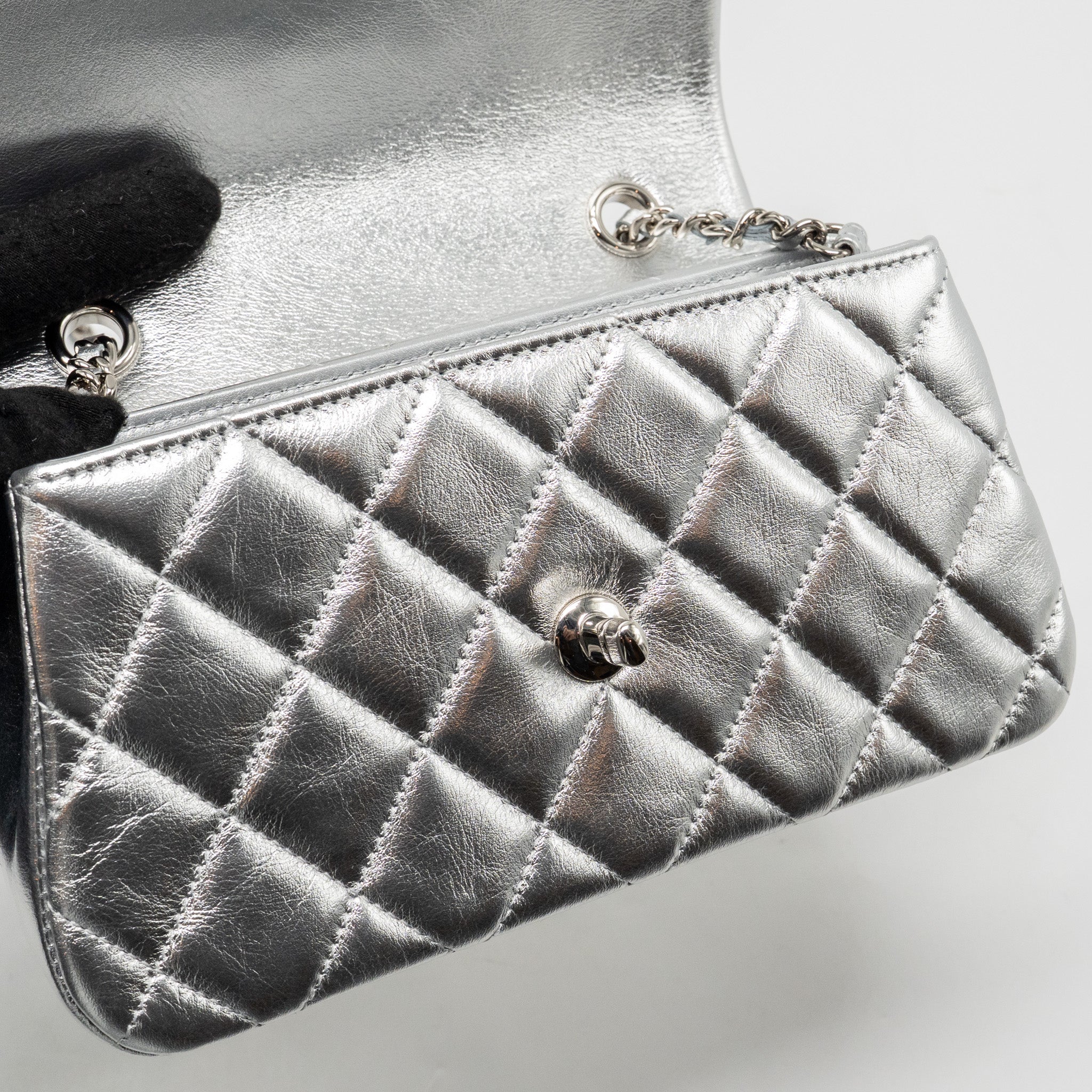 CHANEL 25S O-PHONE HOLDER WITH CHAIN CALFSKIN SILVER SHW(MICROCHIP)