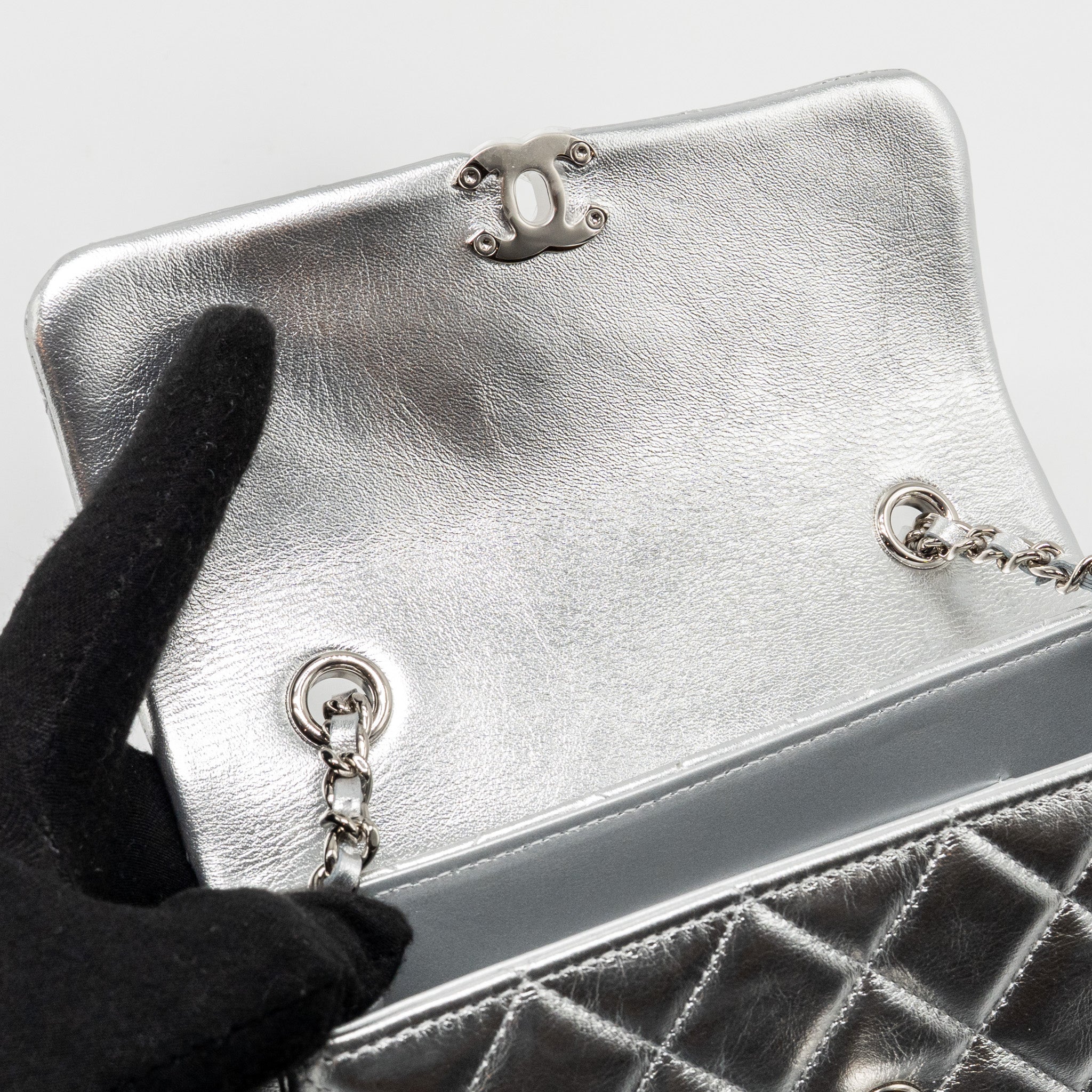 CHANEL 25S O-PHONE HOLDER WITH CHAIN CALFSKIN SILVER SHW(MICROCHIP)