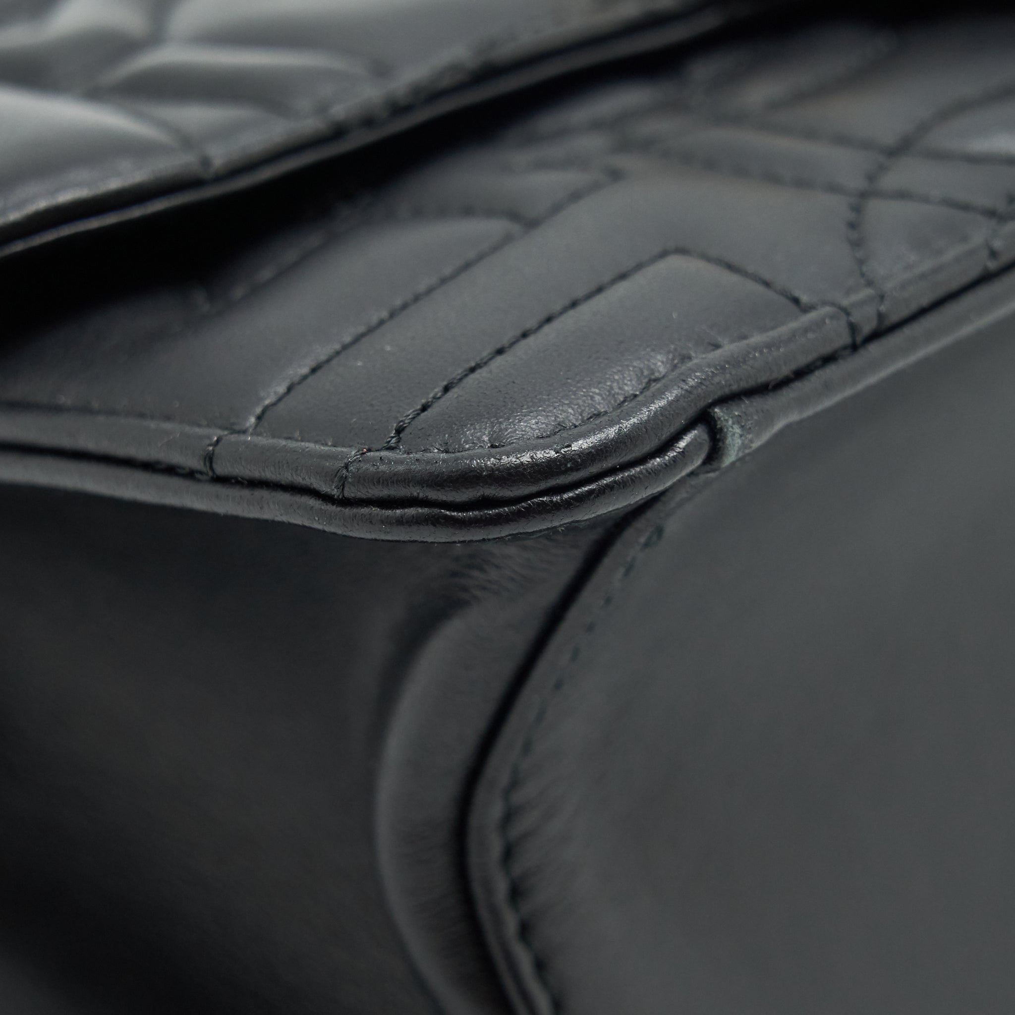FERRAGAMO QUILTED GANCINI FLAP BAG CALFSKIN BLACK GHW