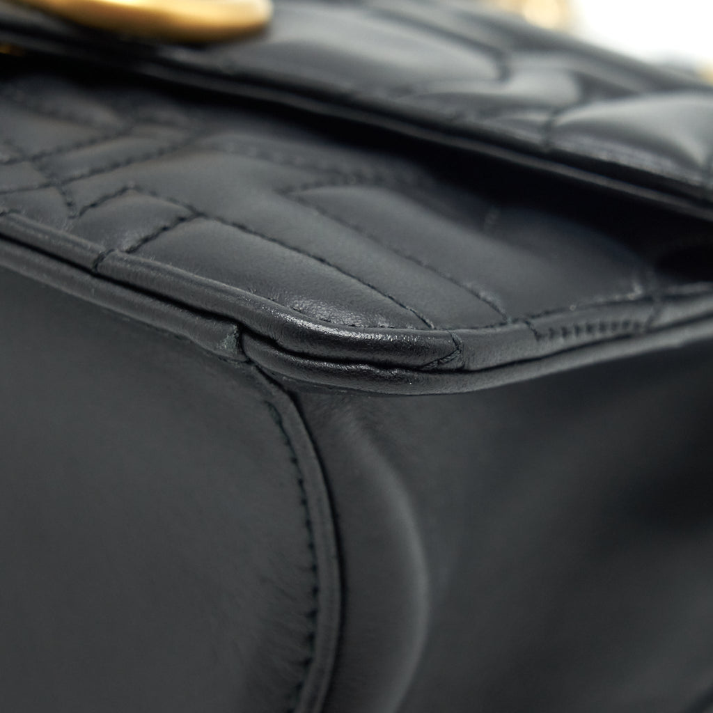 FERRAGAMO QUILTED GANCINI FLAP BAG CALFSKIN BLACK GHW