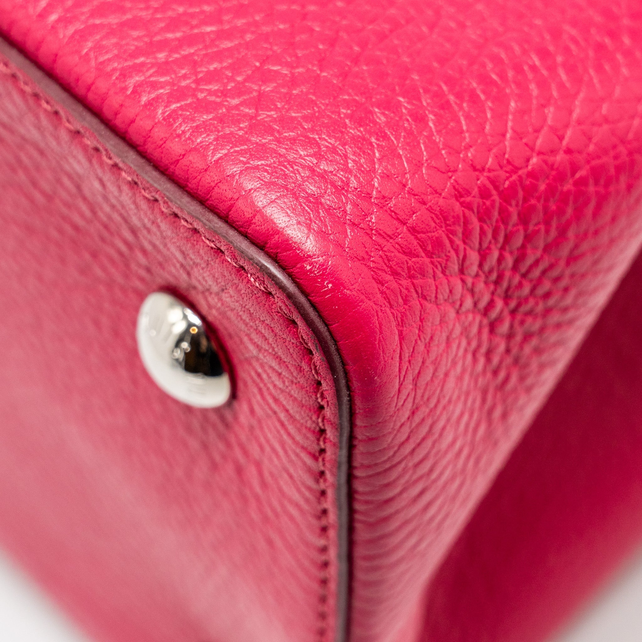 LOUIS VUITTON CAPUCINES TAURILLON HOT PINK SHW