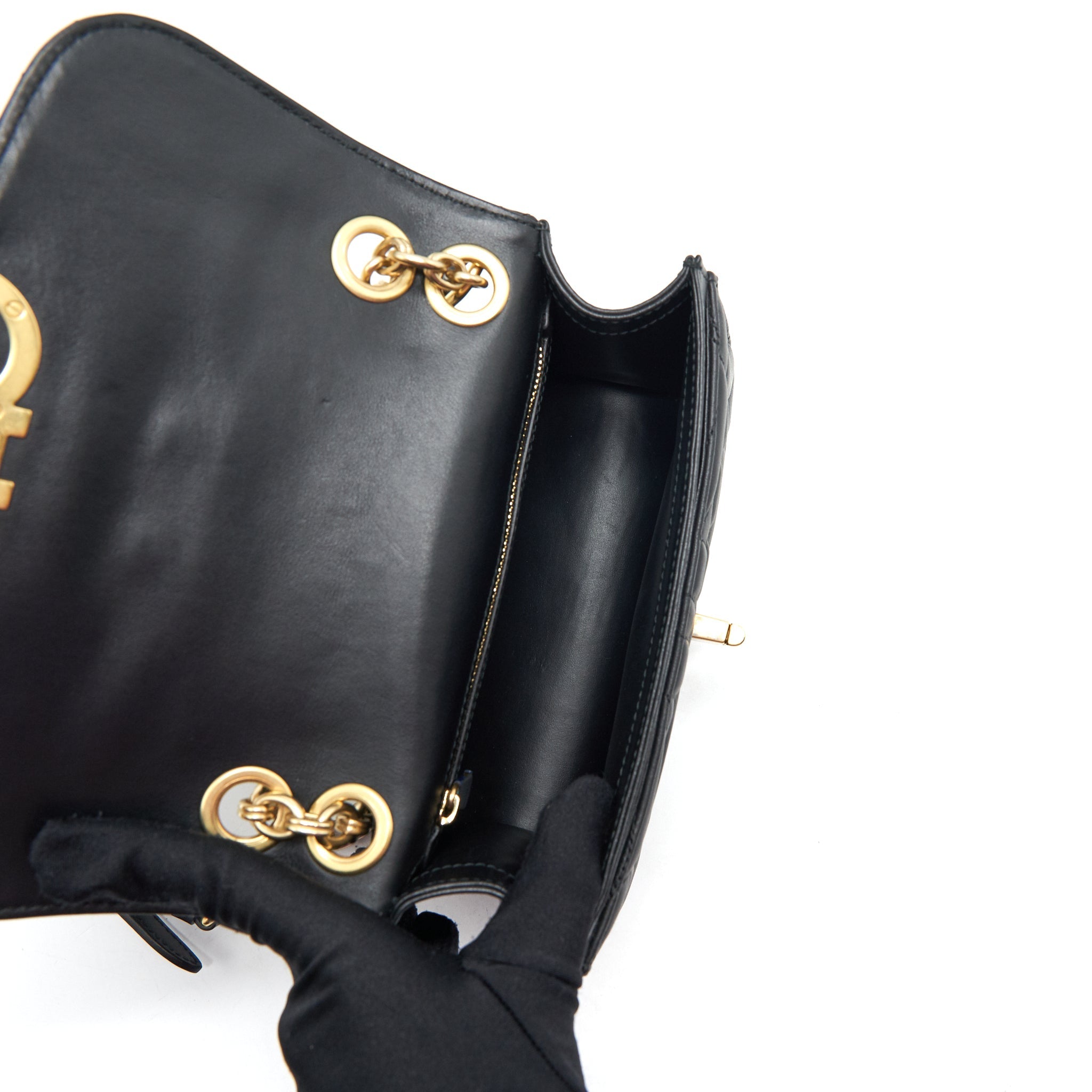 FERRAGAMO QUILTED GANCINI FLAP BAG CALFSKIN BLACK GHW