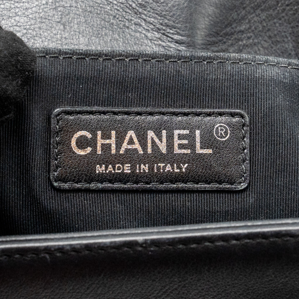 CHANEL MEDIUM BOY BAG CALFSKIN BLACK RUTHENIUM HARDWARE