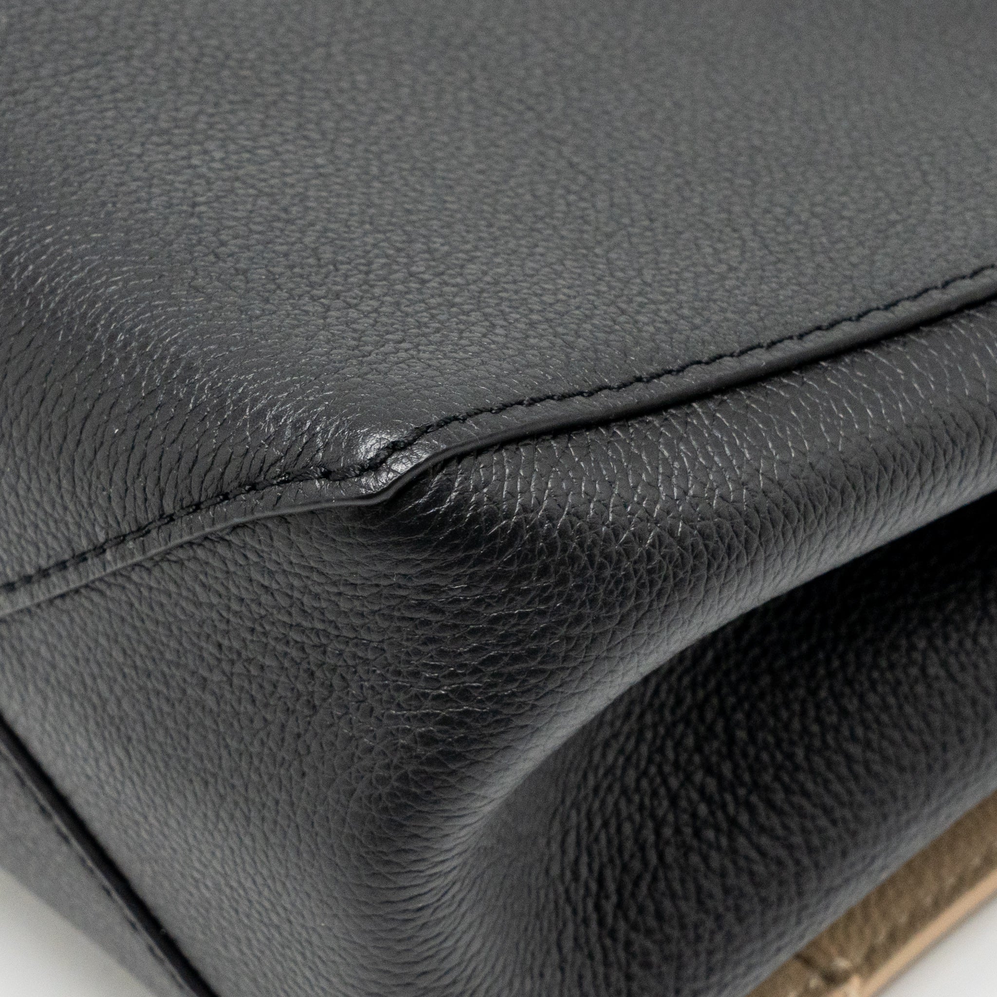 LOUIS VUITTON LOCK ME II CALFSKIN BLACK/VANILLA SHW