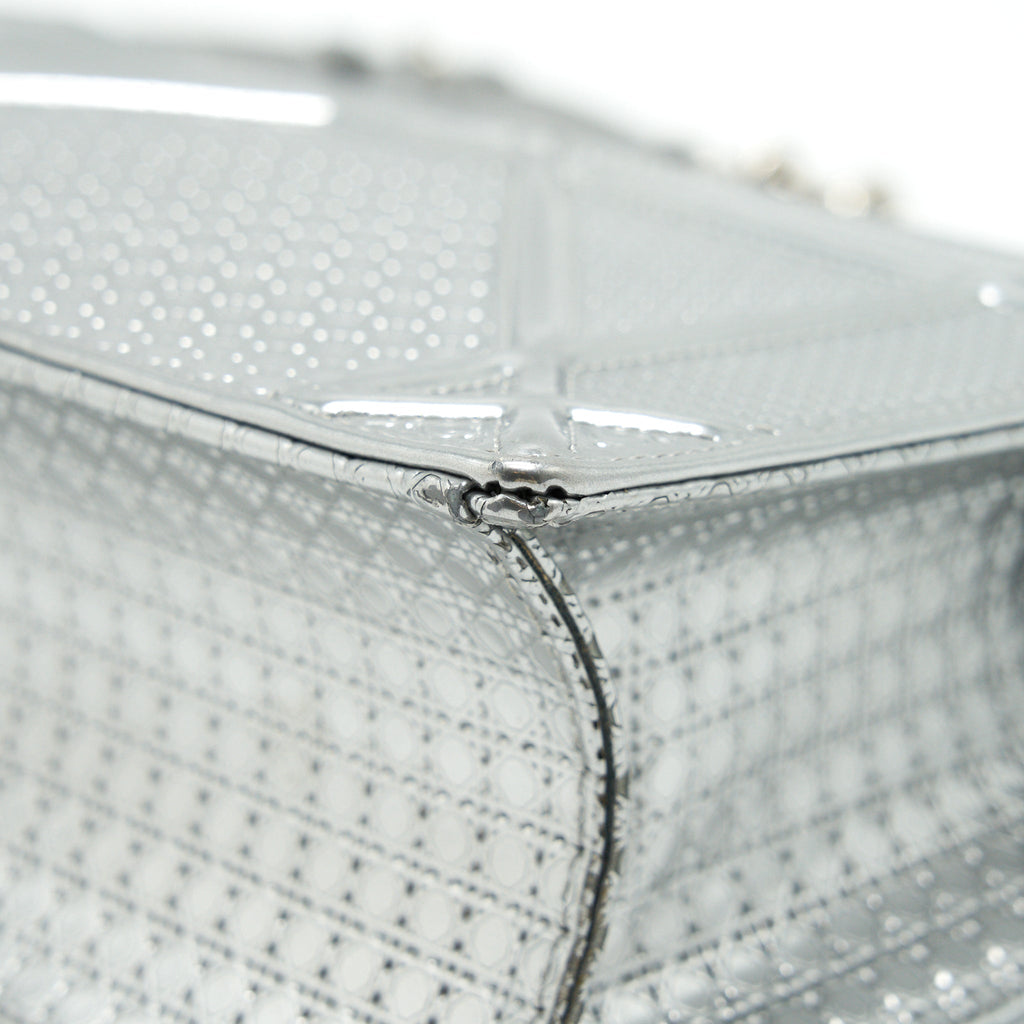 CHRISTIAN DIOR DIORAMA MEDIUM IN METALLIC SILVER WITH SHW