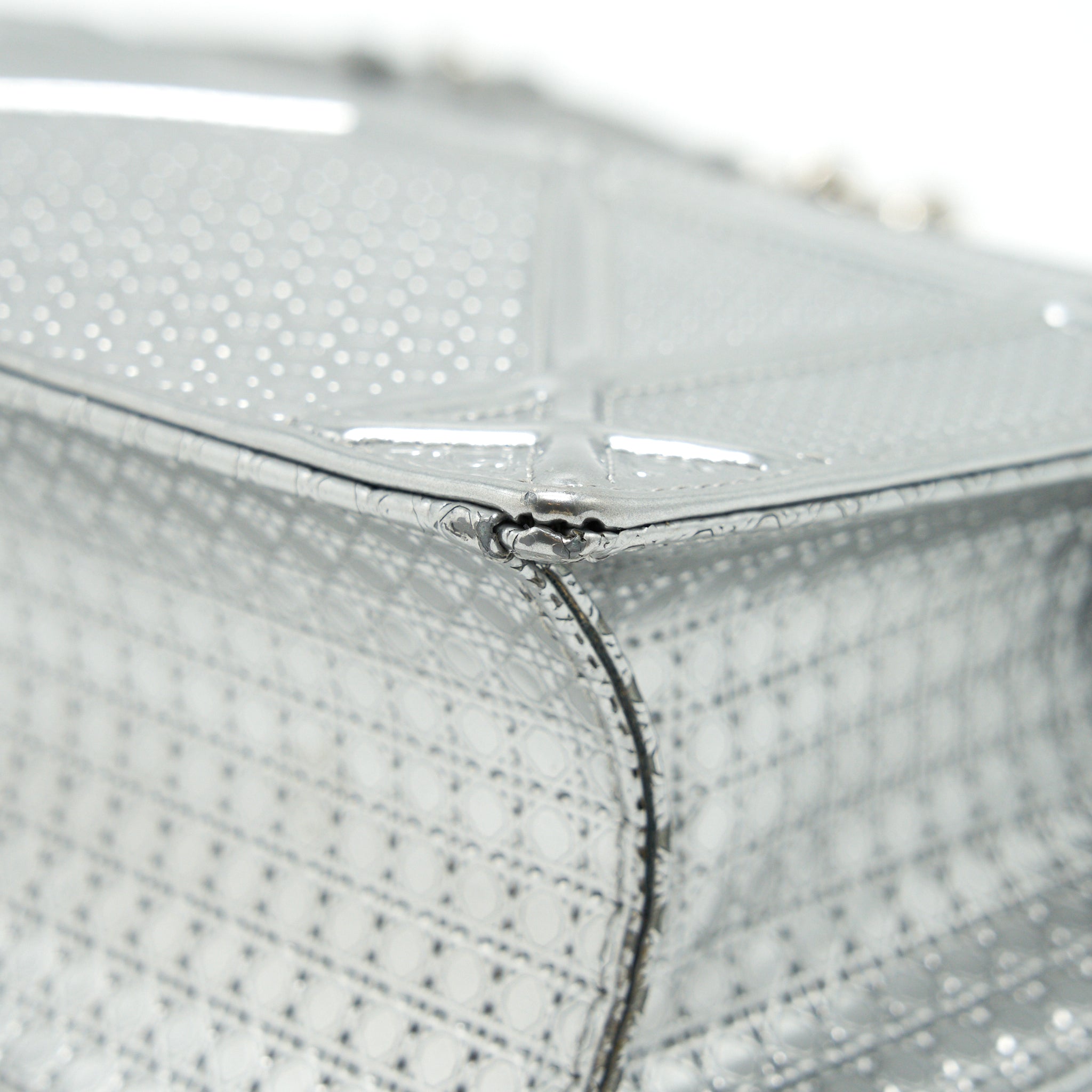 CHRISTIAN DIOR DIORAMA MEDIUM IN METALLIC SILVER WITH SHW