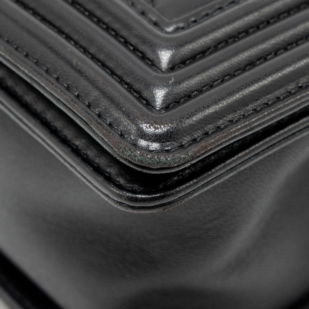 CHANEL MEDIUM BOY BAG LAMBSKIN BLACK GHW