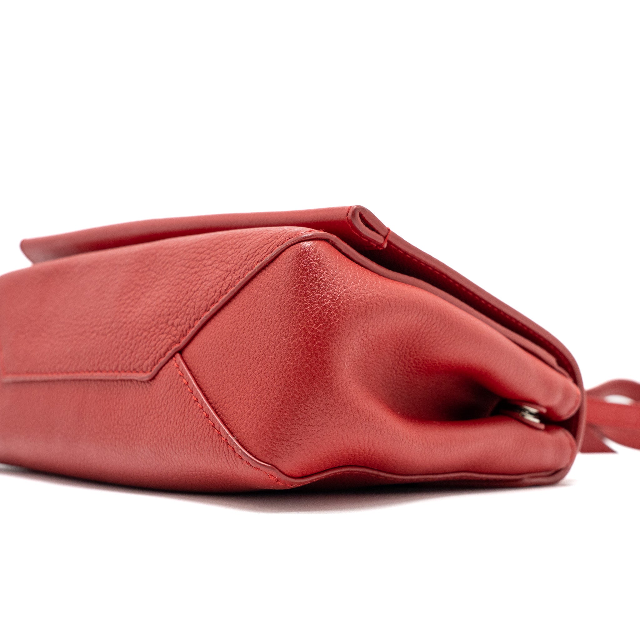 LOUIS VUITTON LOCKME II BB CALFSKIN RUBIS SHW