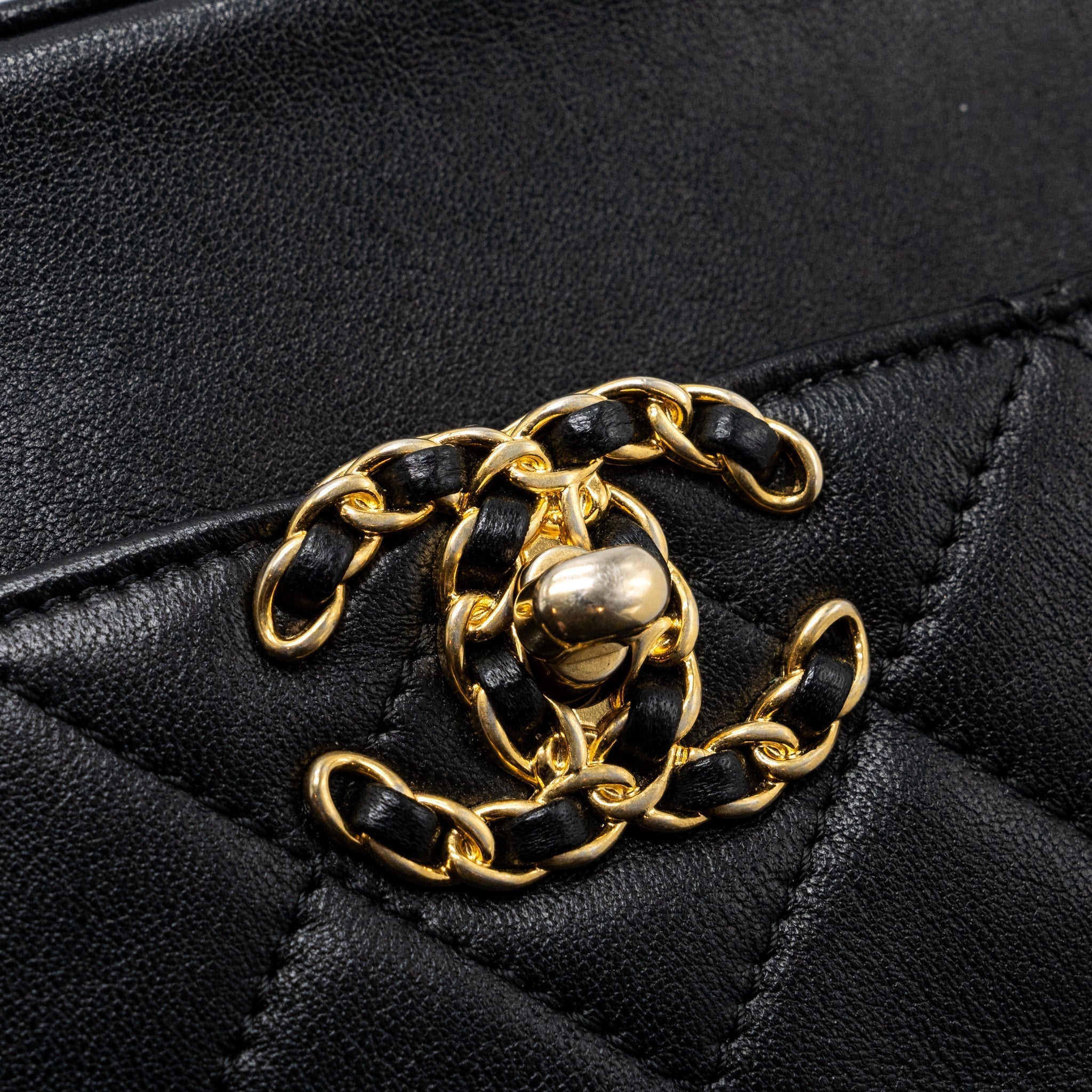 CHANEL CC CHAIN LOGO CAMERA BAG LAMBSKIN BLACK GHW