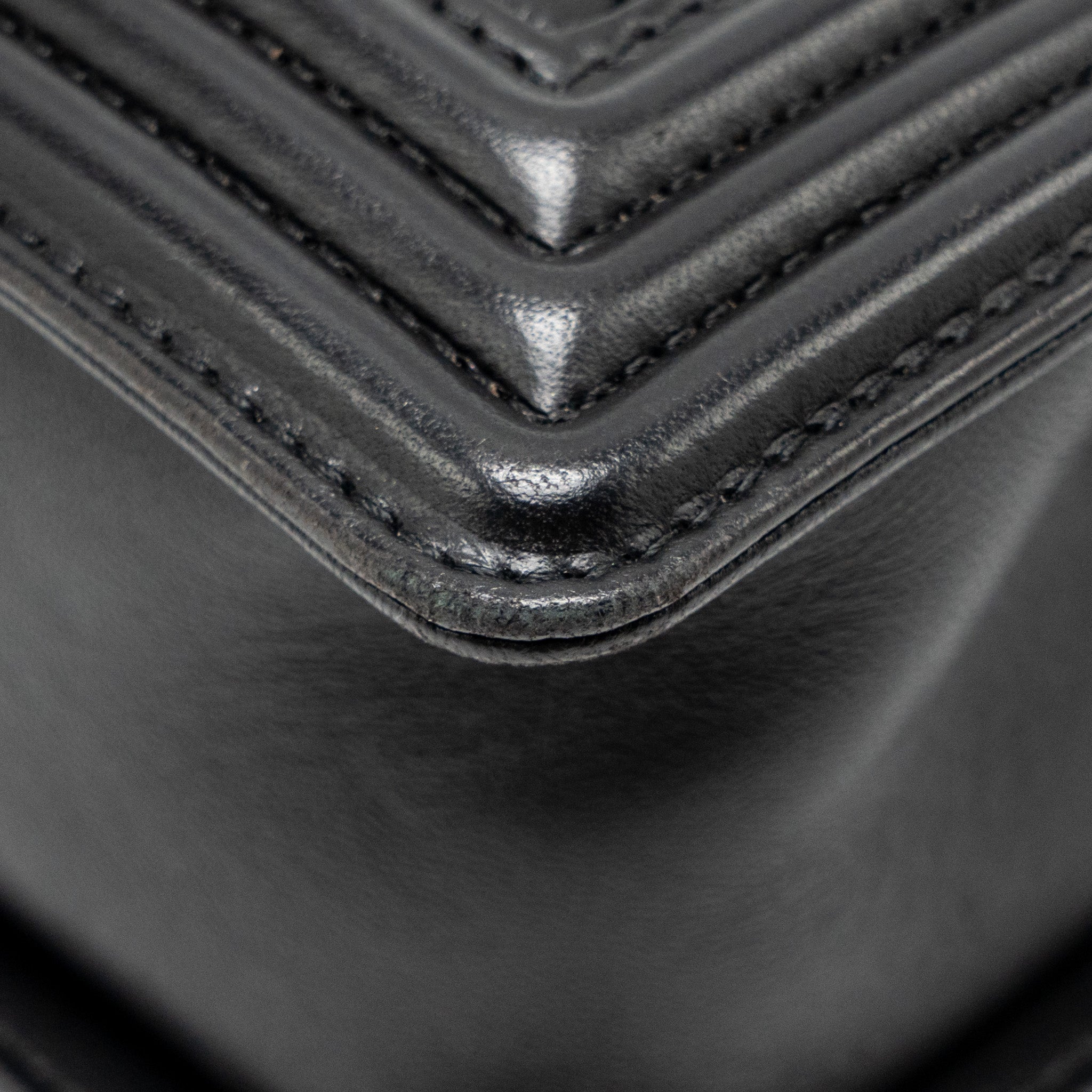 CHANEL MEDIUM BOY BAG LAMBSKIN BLACK GHW