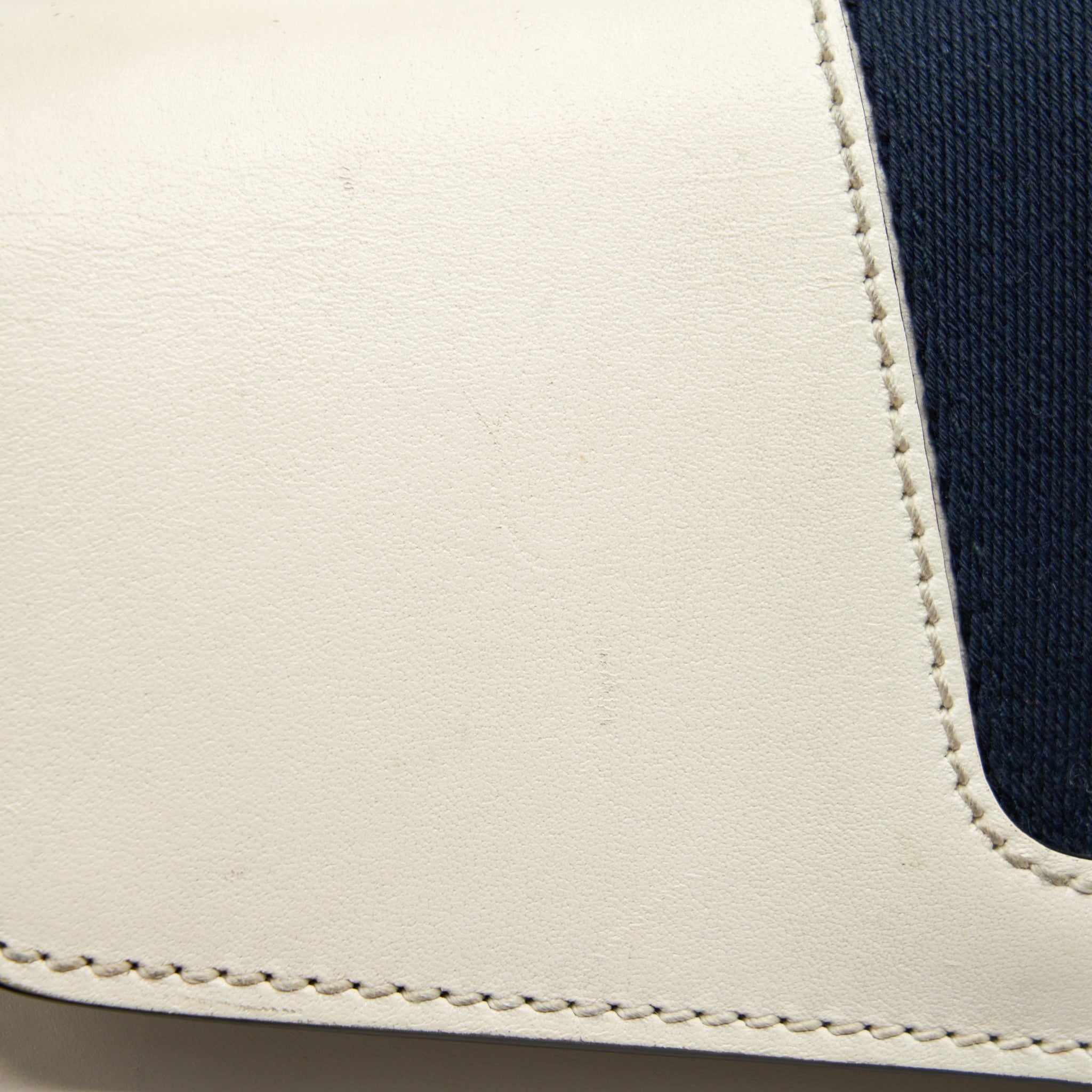 GUCCI SMALL SYLVIE BAG WHITE GHW