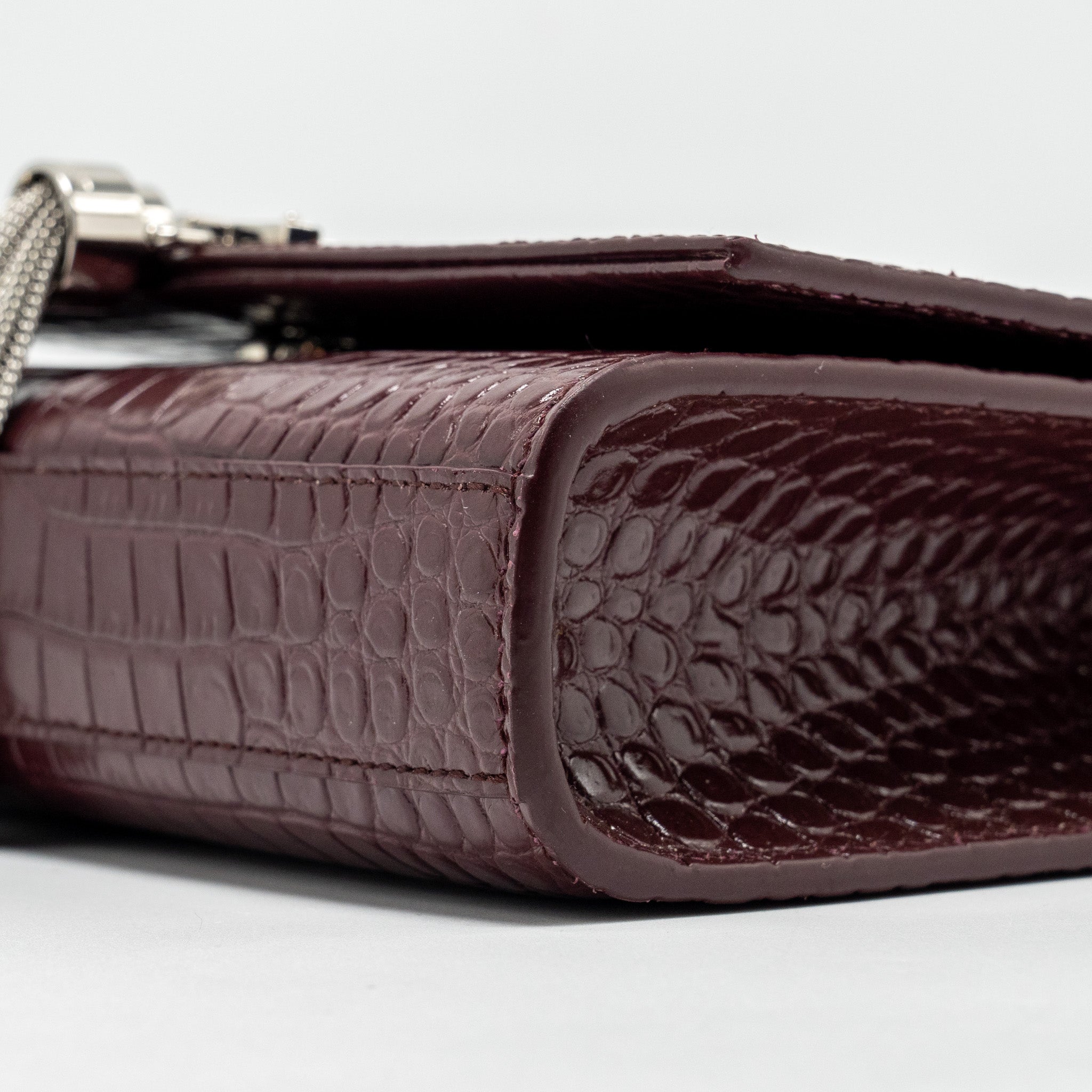 SAINT LAURENT/YSL KATE BAG CROC EMBOSSED CALFSKIN BURGUNDY SHW