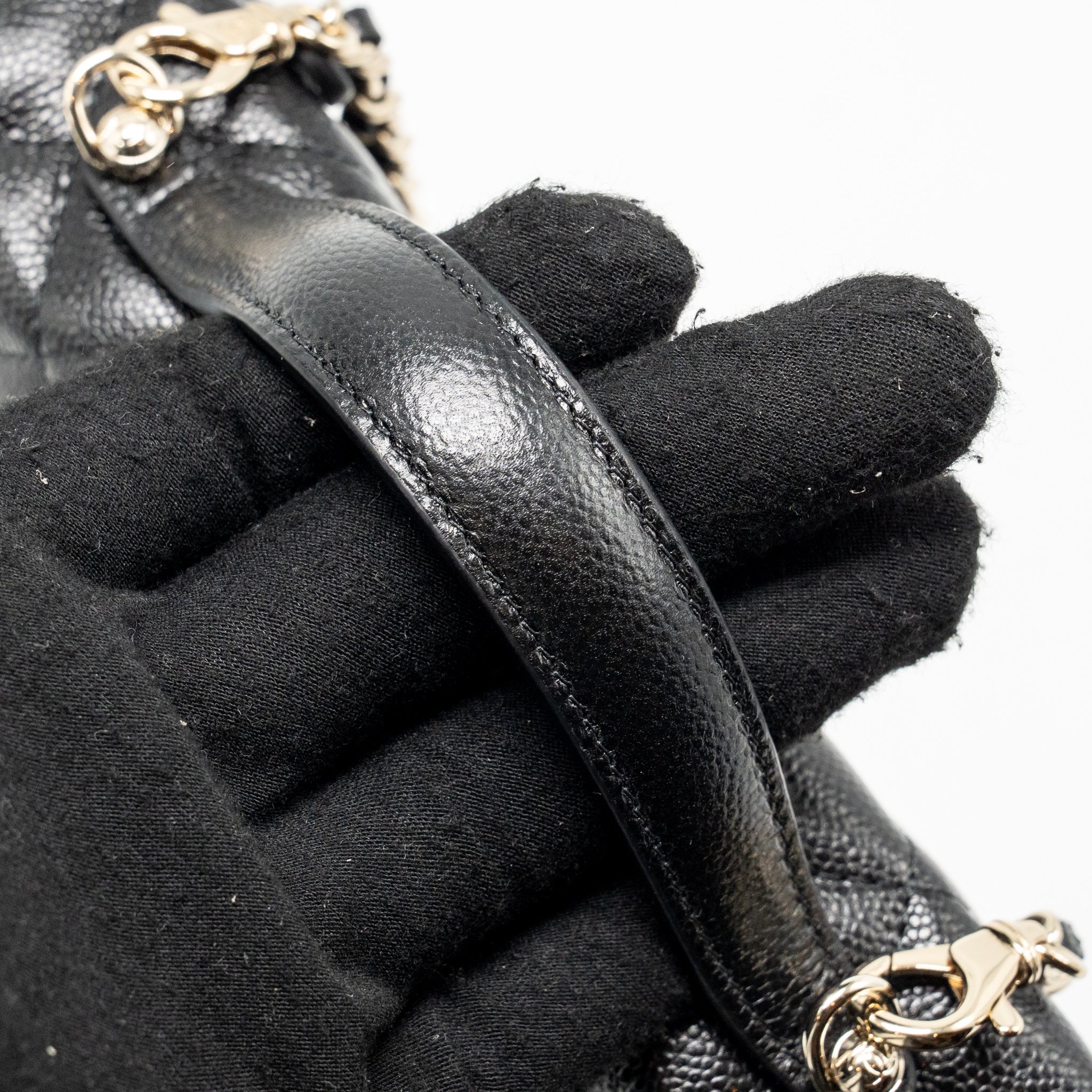 CHANEL 25P CC TOP HANDLE VANITY WITH CHAIN CAVIAR BLACK LGHW (MICROCHIP)