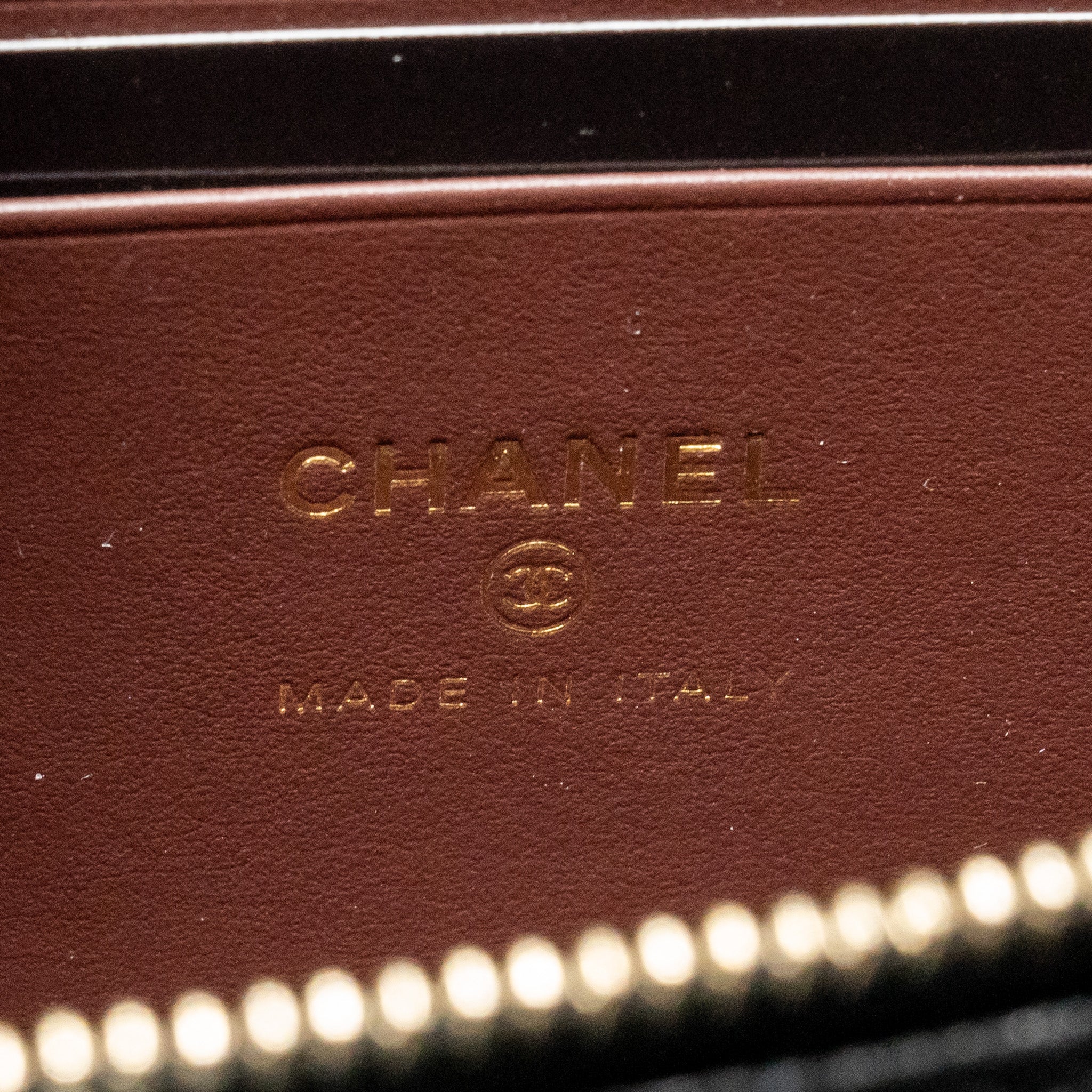 CHANEL 25P CC TOP HANDLE VANITY WITH CHAIN CAVIAR BLACK LGHW (MICROCHIP)