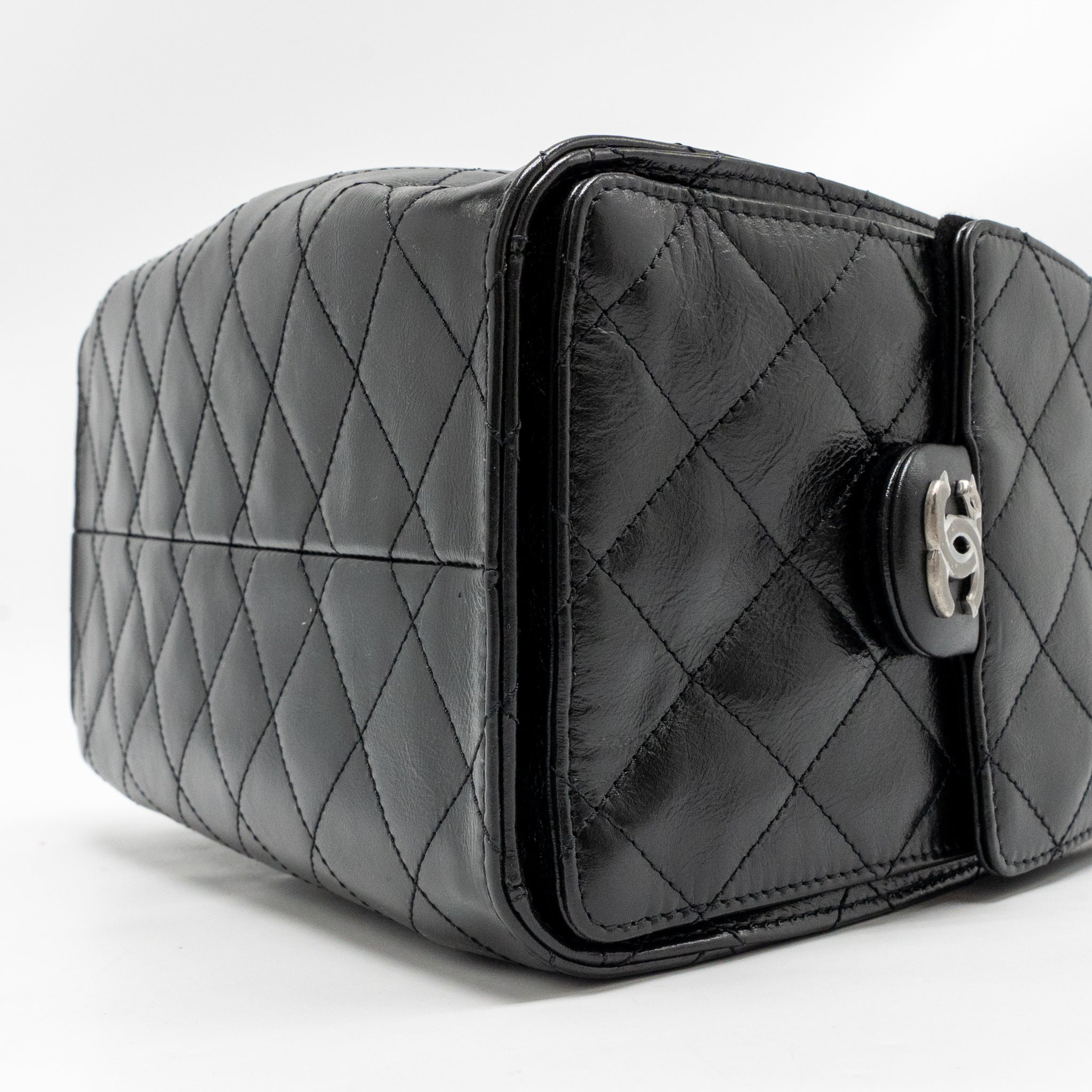 CHANEL SMALL 25 BAG CRUMPLED SHINY CALFSKIN BLACK MULTICOLOUR HARDWARE (MICROCHIP)