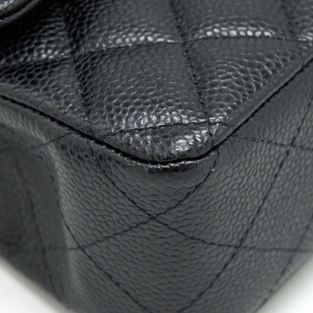CHANEL MEDIUM CLASSIC FLAP BAG CAVIAR BLACK GHW