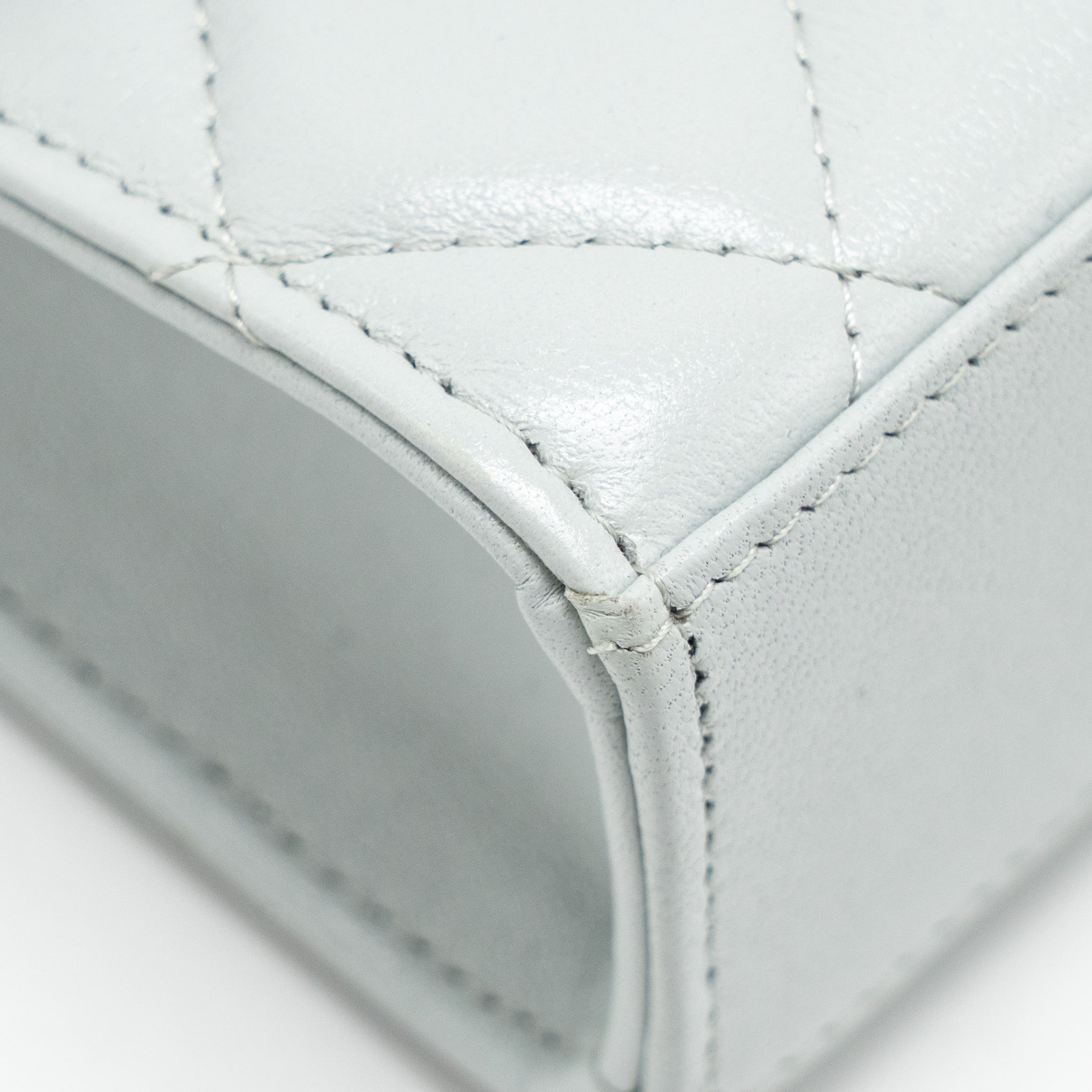 CHANEL CC ENAMEL HEART MINI FLAP CLUTCH WITH CHAIN LAMBSKIN LIGHT GREY GHW