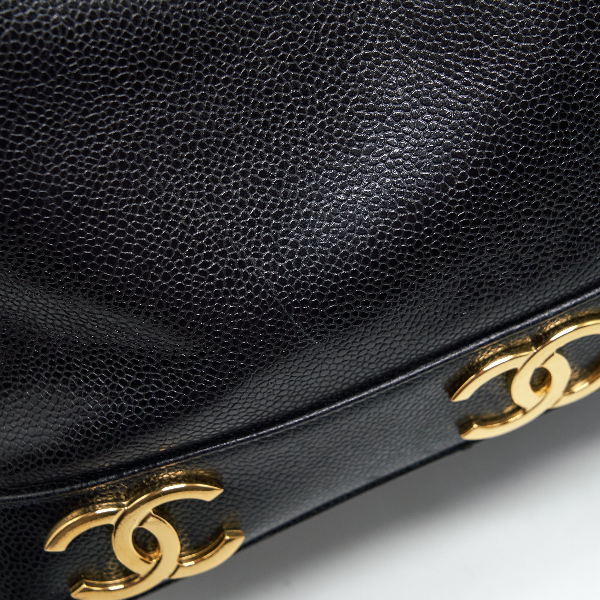 CHANEL VINTAGE BUCKET BAG CAVIAR BLACK GHW