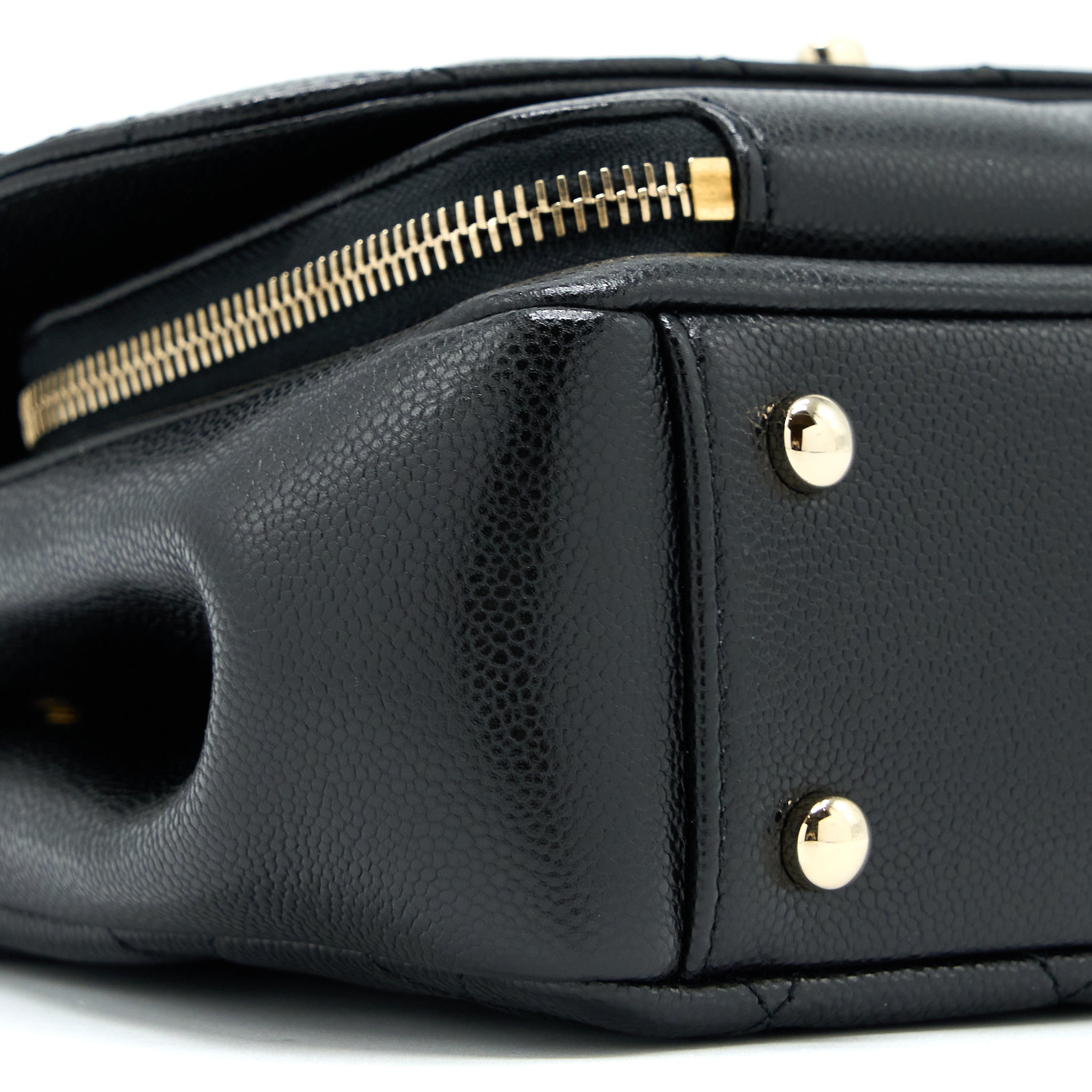 CHANEL MEDIUM BUSINESS AFFINITY CAVIAR BLACK LGHW(MICROCHIP)