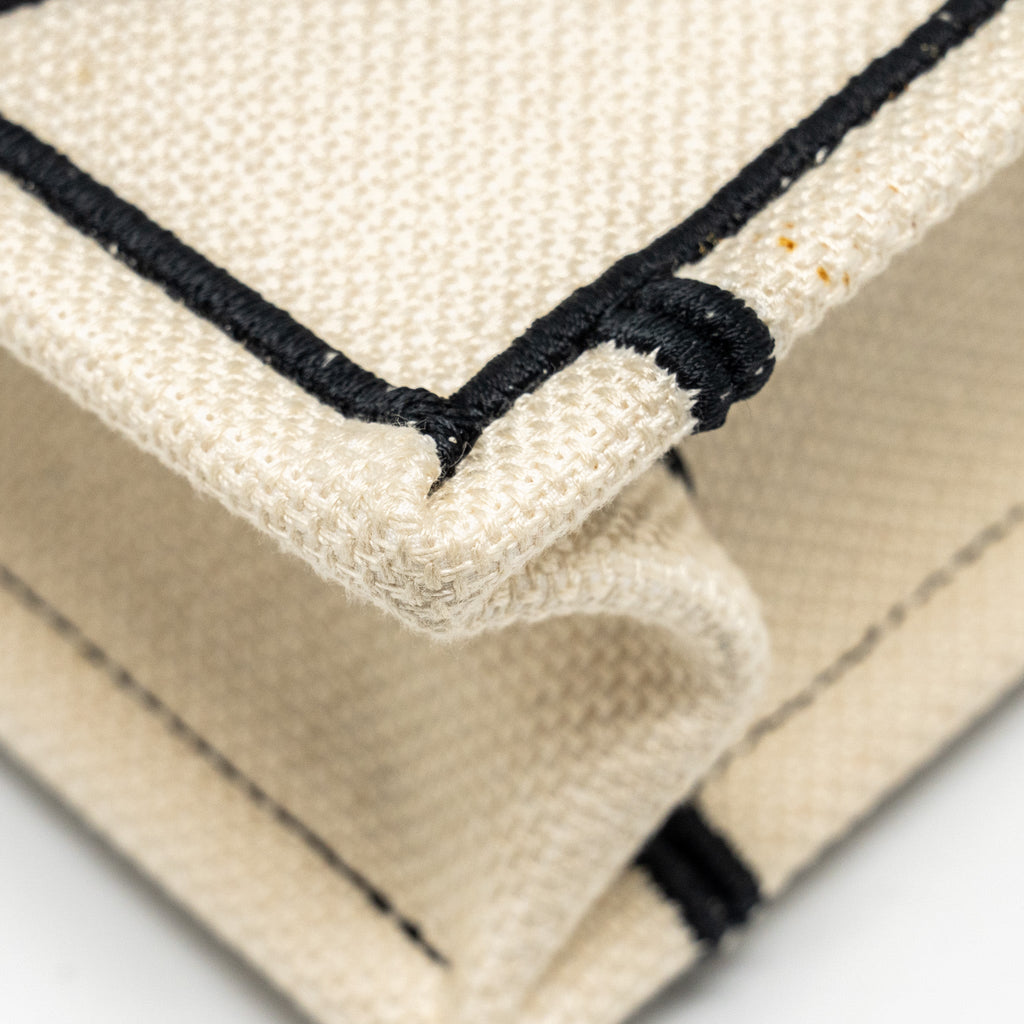 DIOR VERTICAL BOOKTOTE LUCKY STAR EMBROIDERY WHITE/MULTICOLOUR