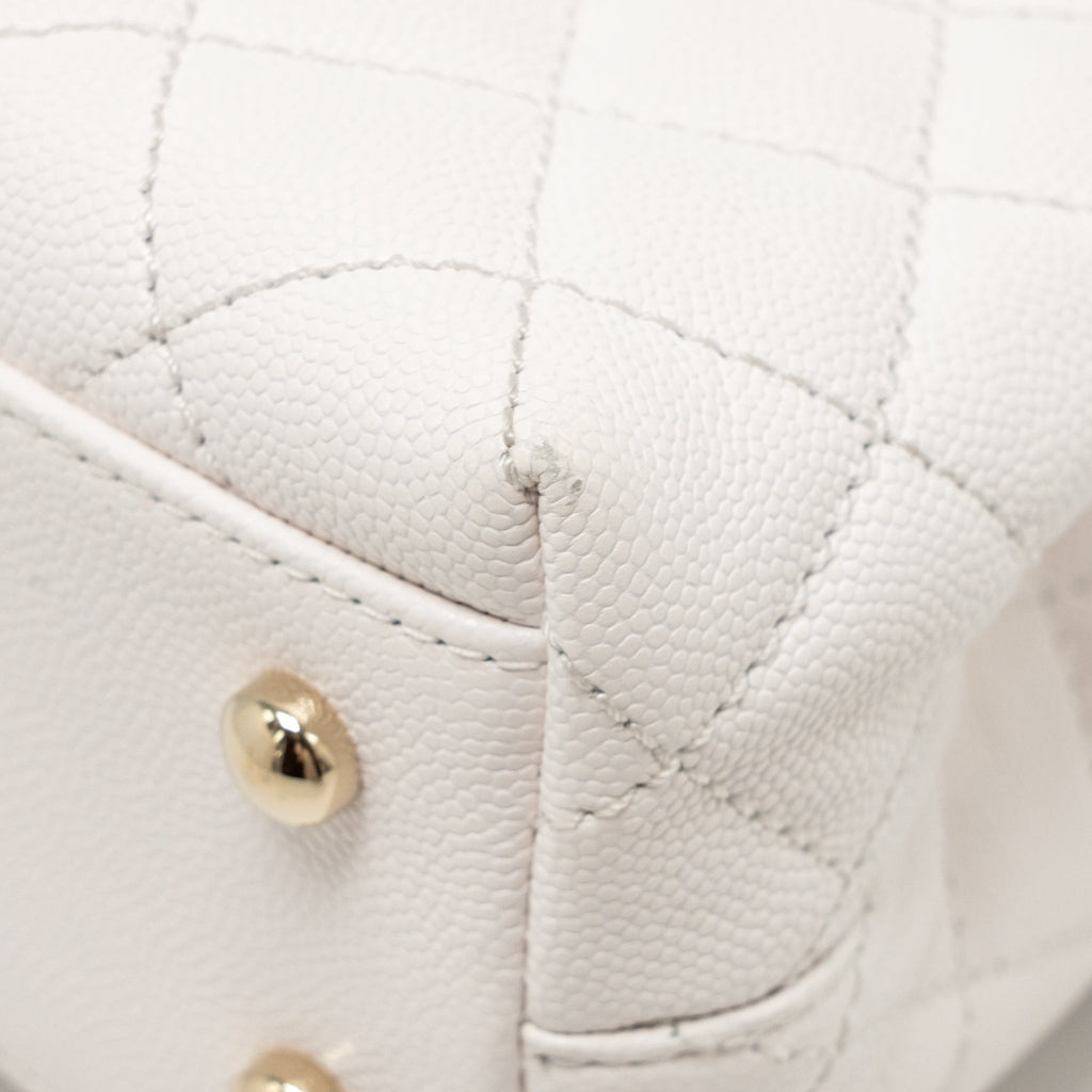 CHANEL SMALL COCO HANDLE CAVIAR WHITE LGHW (MICROCHIP)