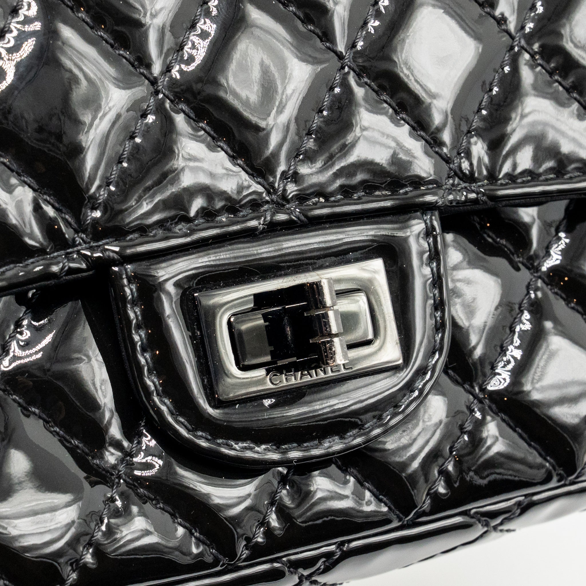 CHANEL MINI 2.55 REISSUE PATENT SO BLACK