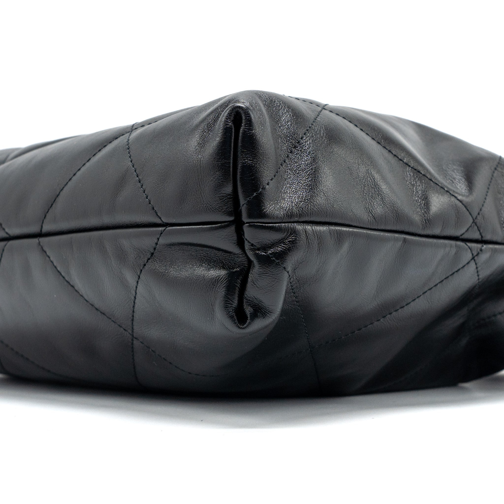 CHANEL MEDIUM 22 BAG SHINY CALFSKIN BLACK GHW (MICROCHIP)