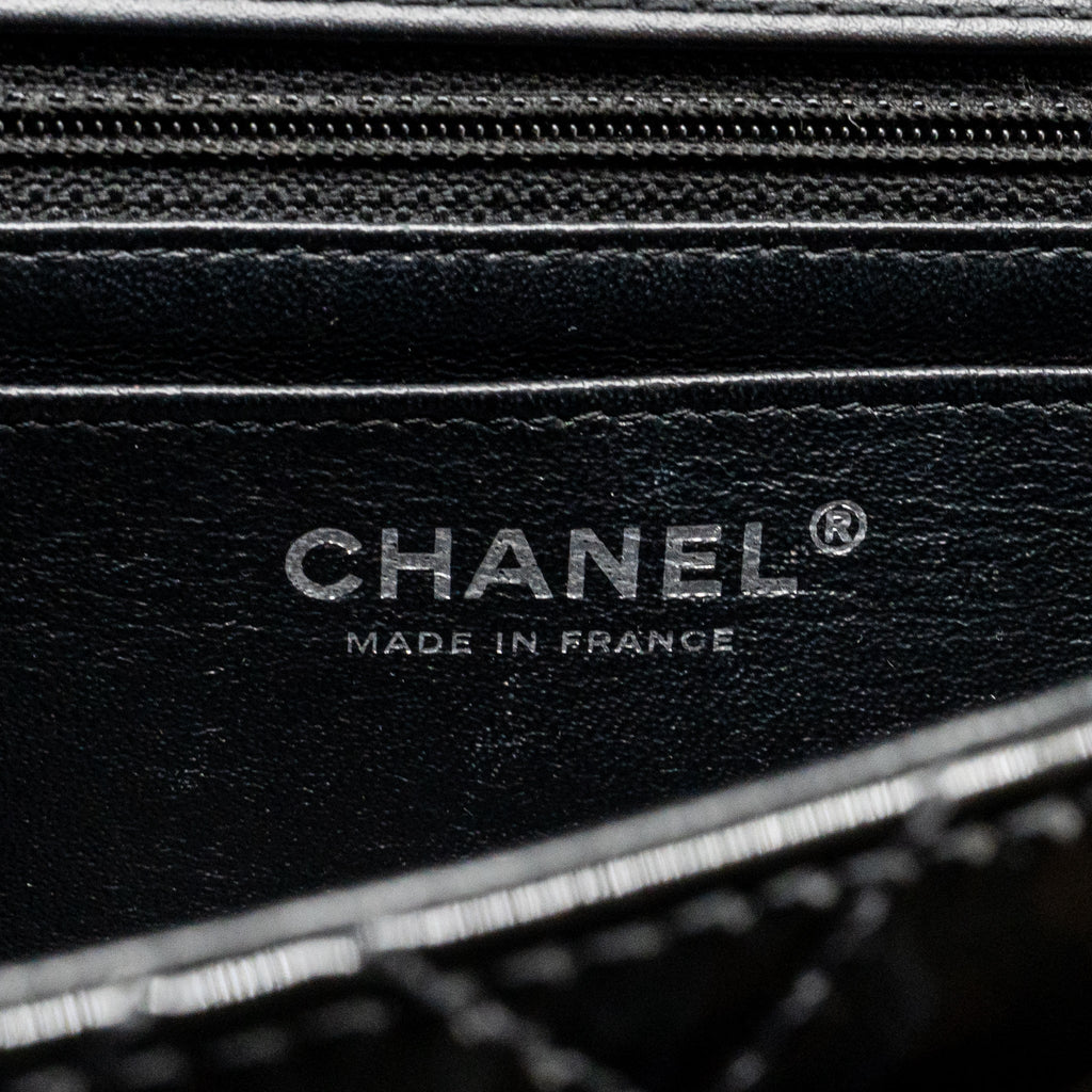 CHANEL MINI 2.55 REISSUE PATENT SO BLACK