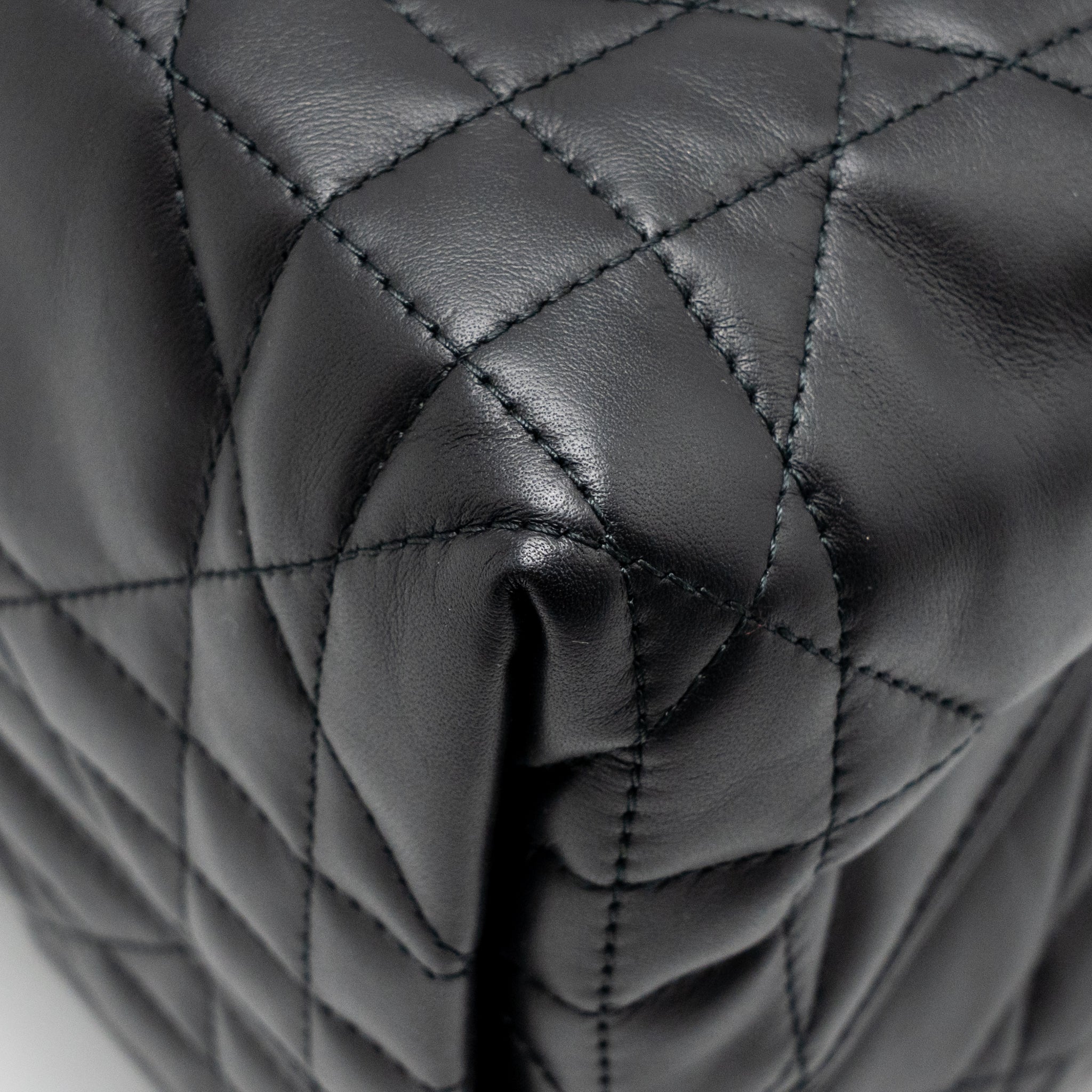DIOR MEDIUM DIOR TOUJOURS TOTE BAG MACROCANNAGE CALFSKIN BLACK LGHW
