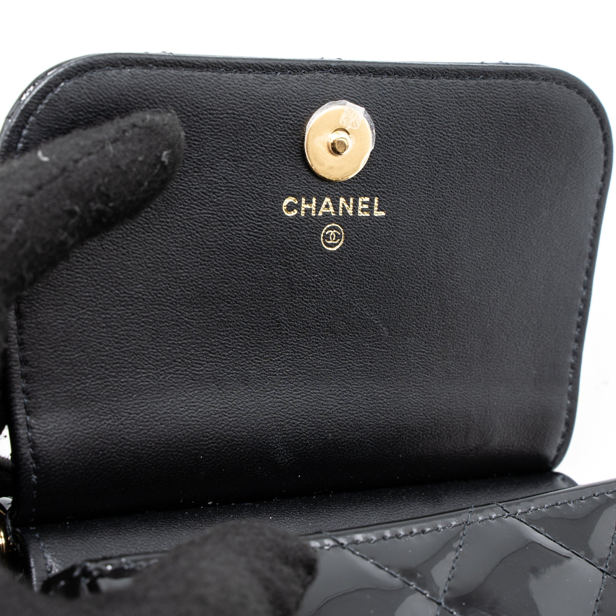 CHANEL 22K MINI CLUTCH WITH CHAIN PATENT BLACK GHW (MICROCHIP)
