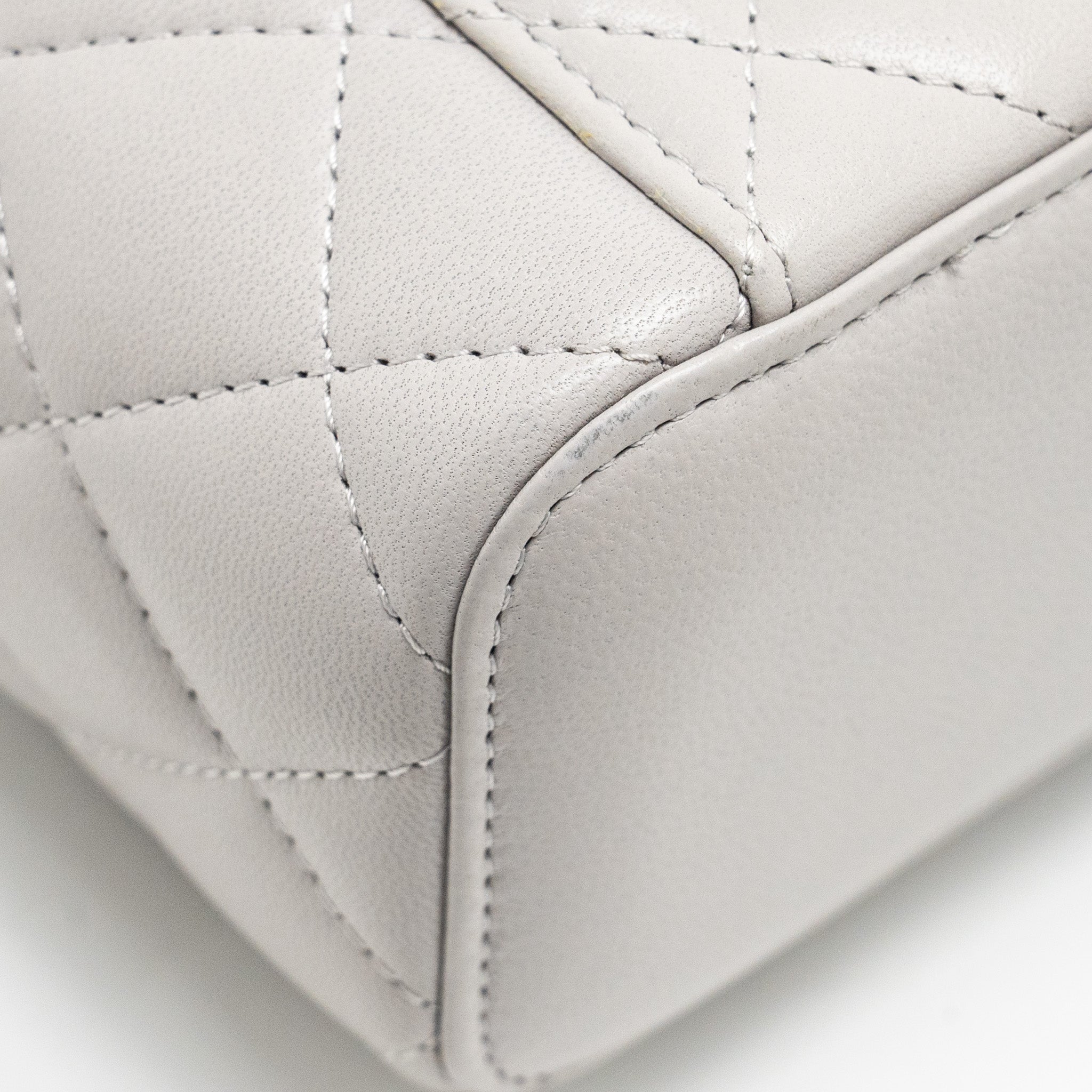 CHANEL TOP HANDLE MINI VANITY CASE LAMBSKIN LIGHT GREY GHW
