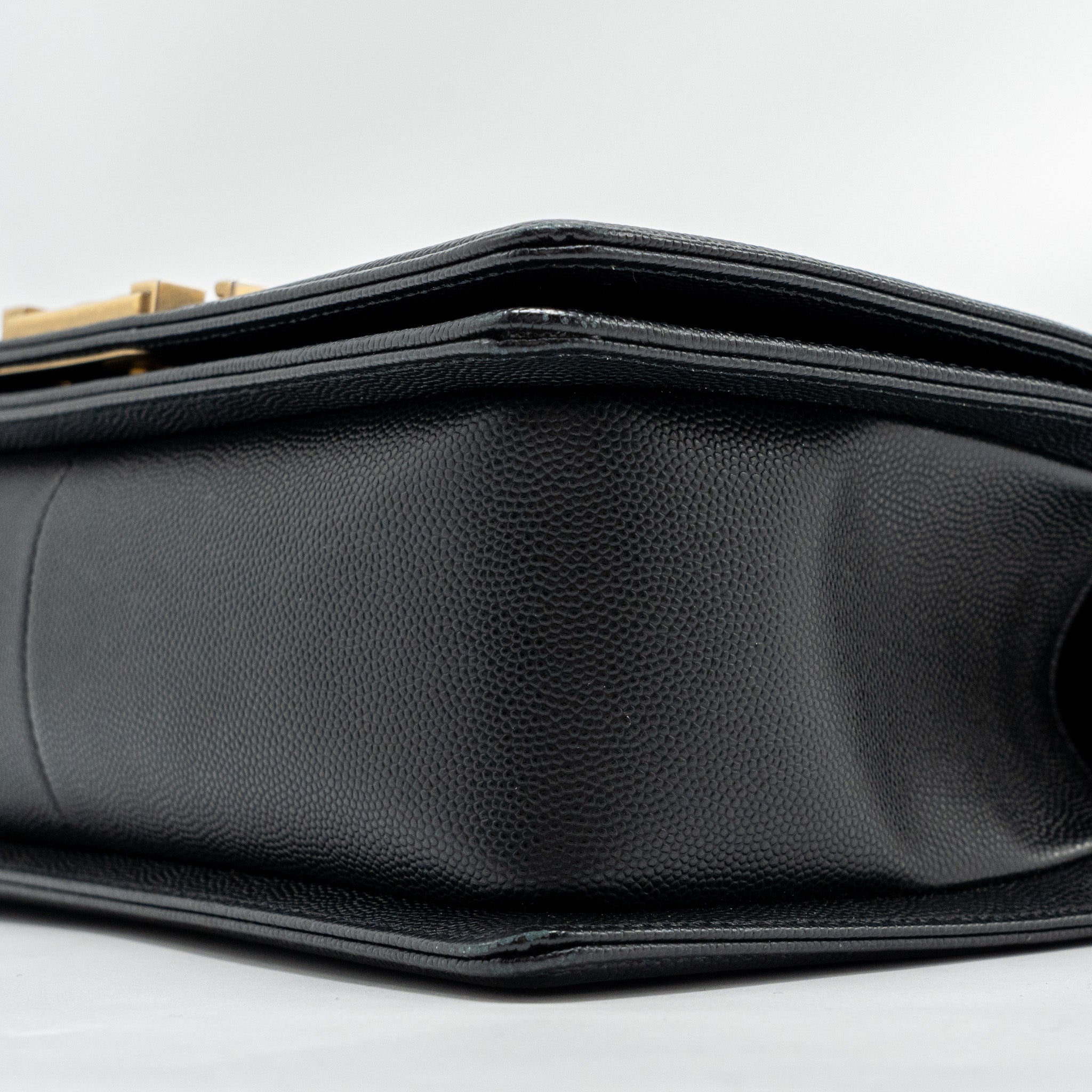 CHANEL MEDIUM BOY BAG CAVIAR BLACK GHW