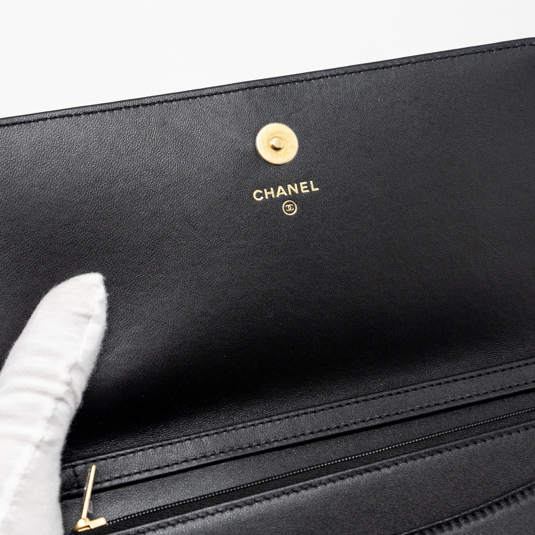 CHANEL 23A CLUTCH WITH CHAIN LAMBSKIN BLACK GHW (MICROCHIP)