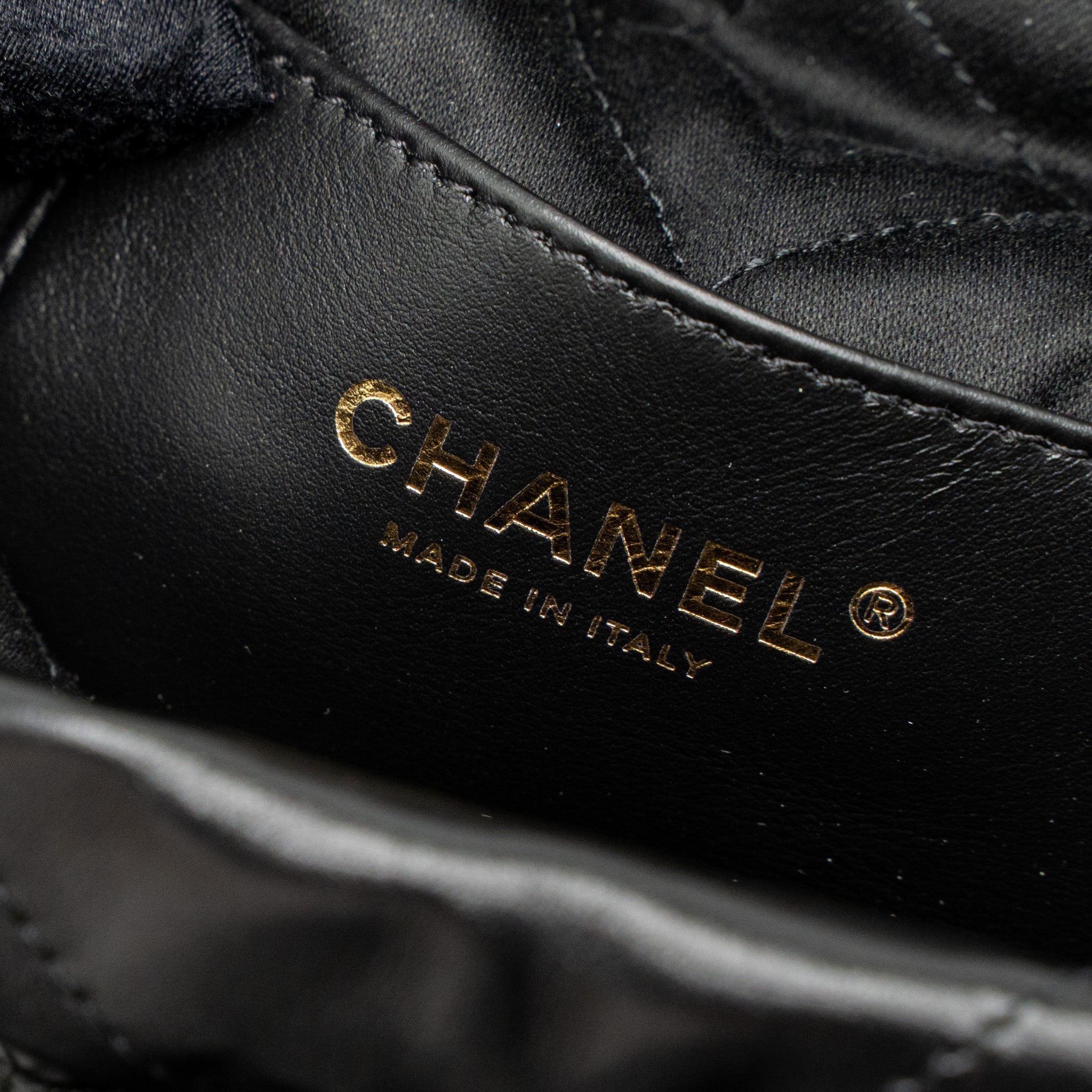 CHANEL MINI 22 BAG SHINY CALFSKIN BLACK BRUSHED GHW (MICROCHIP)