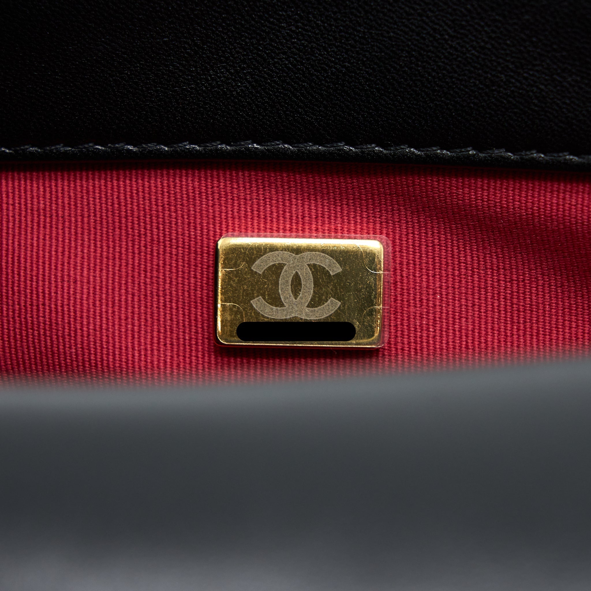 CHANEL SMALL 19 BAG LAMBSKIN BLACK MULTICOLOUR HARDWARE (MICROCHIP)