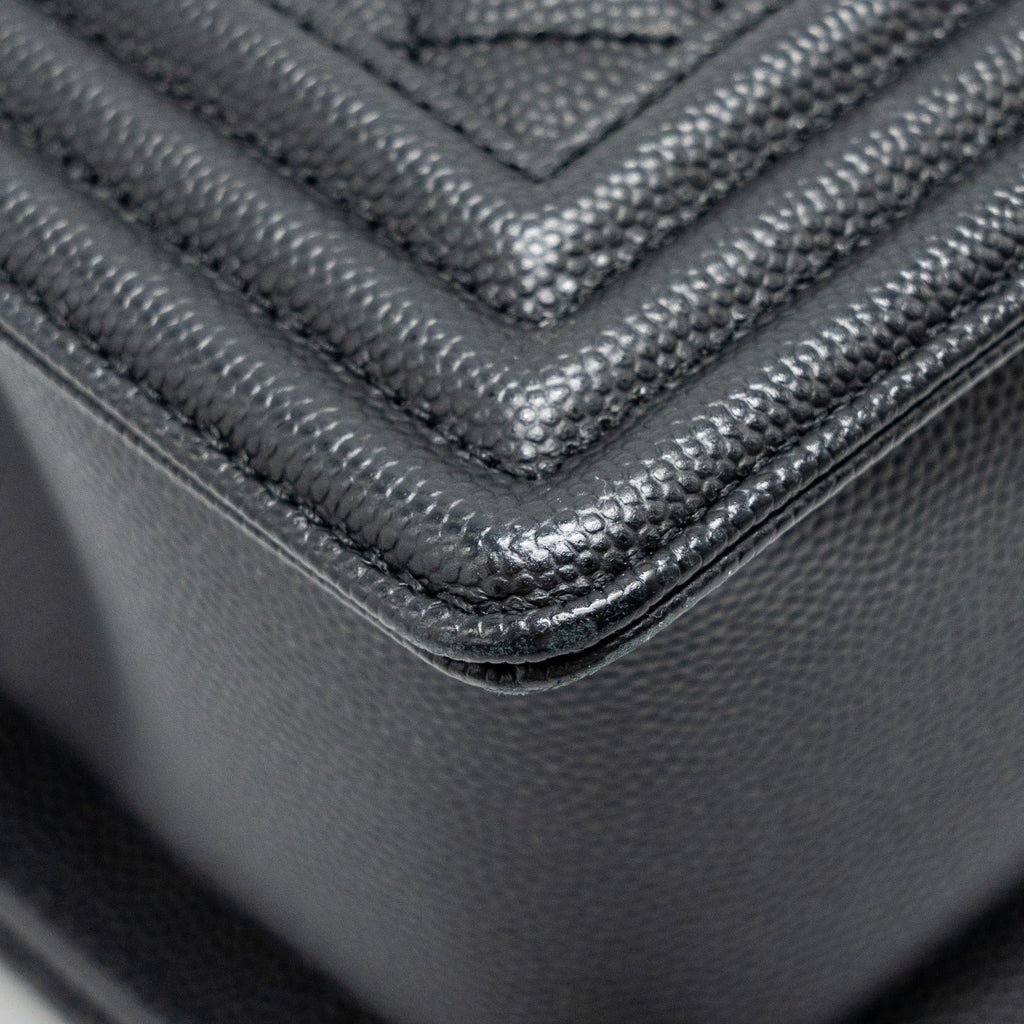 CHANEL MEDIUM BOY BAG CAVIAR BLACK GHW