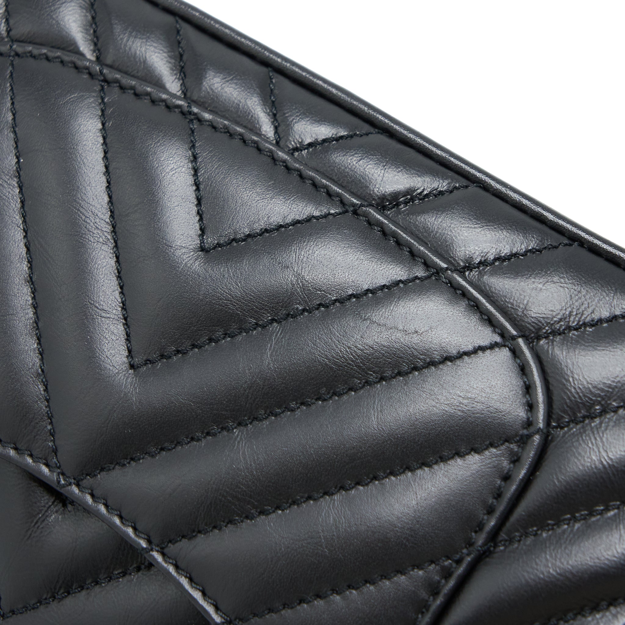 CHANEL 2.55 REISSUE MINI CHEVRON FLAP BAG AGED CALFSKIN  BLACK GHW
