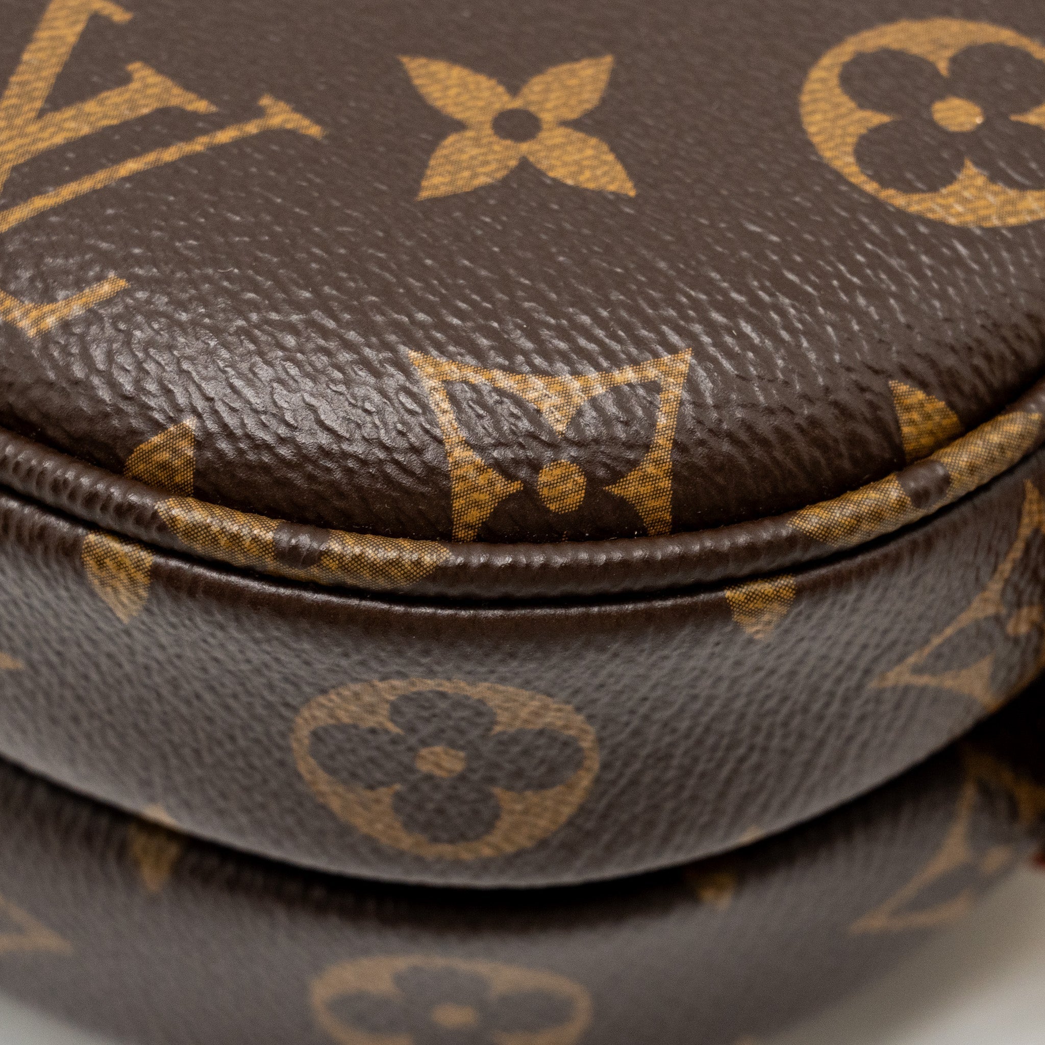 LOUIS VUITTON SAUMUR BB MONOGRAM CANVAS GHW