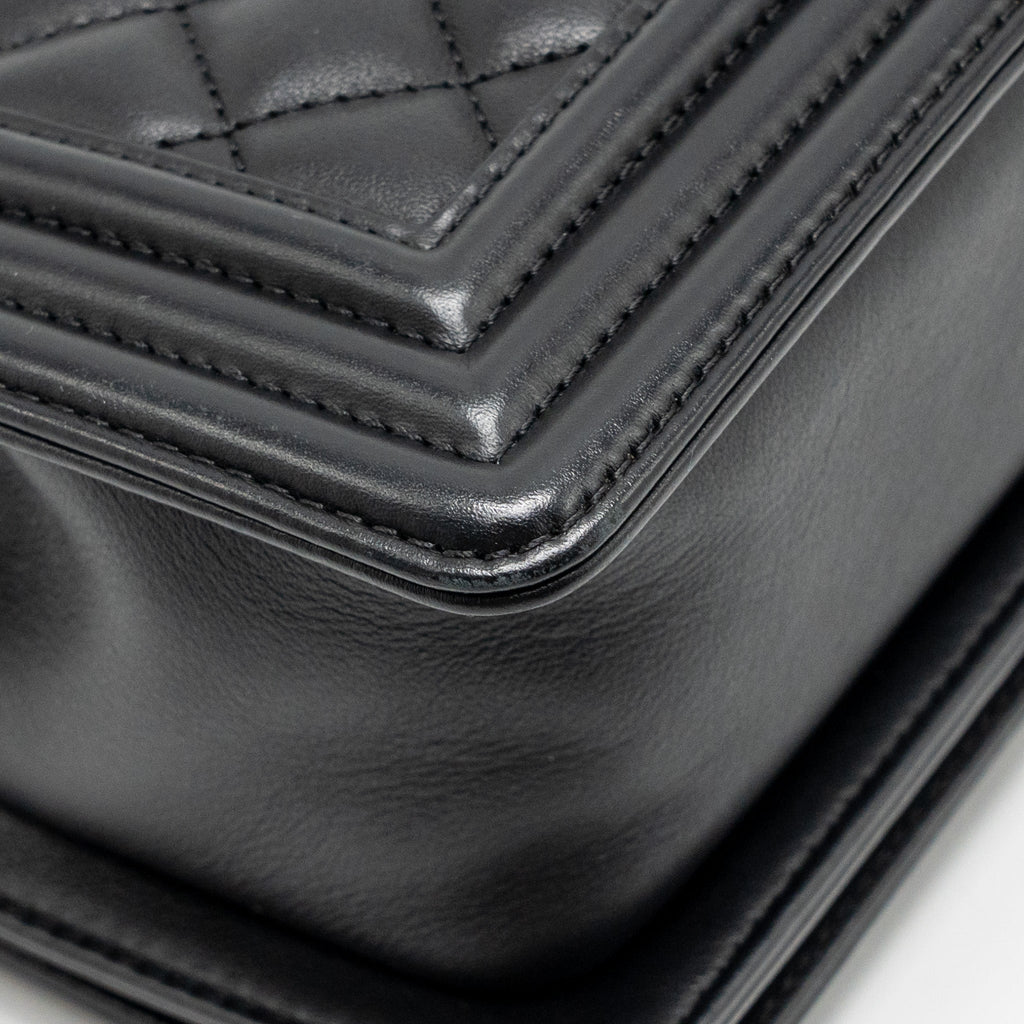 CHANEL SMALL BOY BAG CALFSKIN BLACK SHW