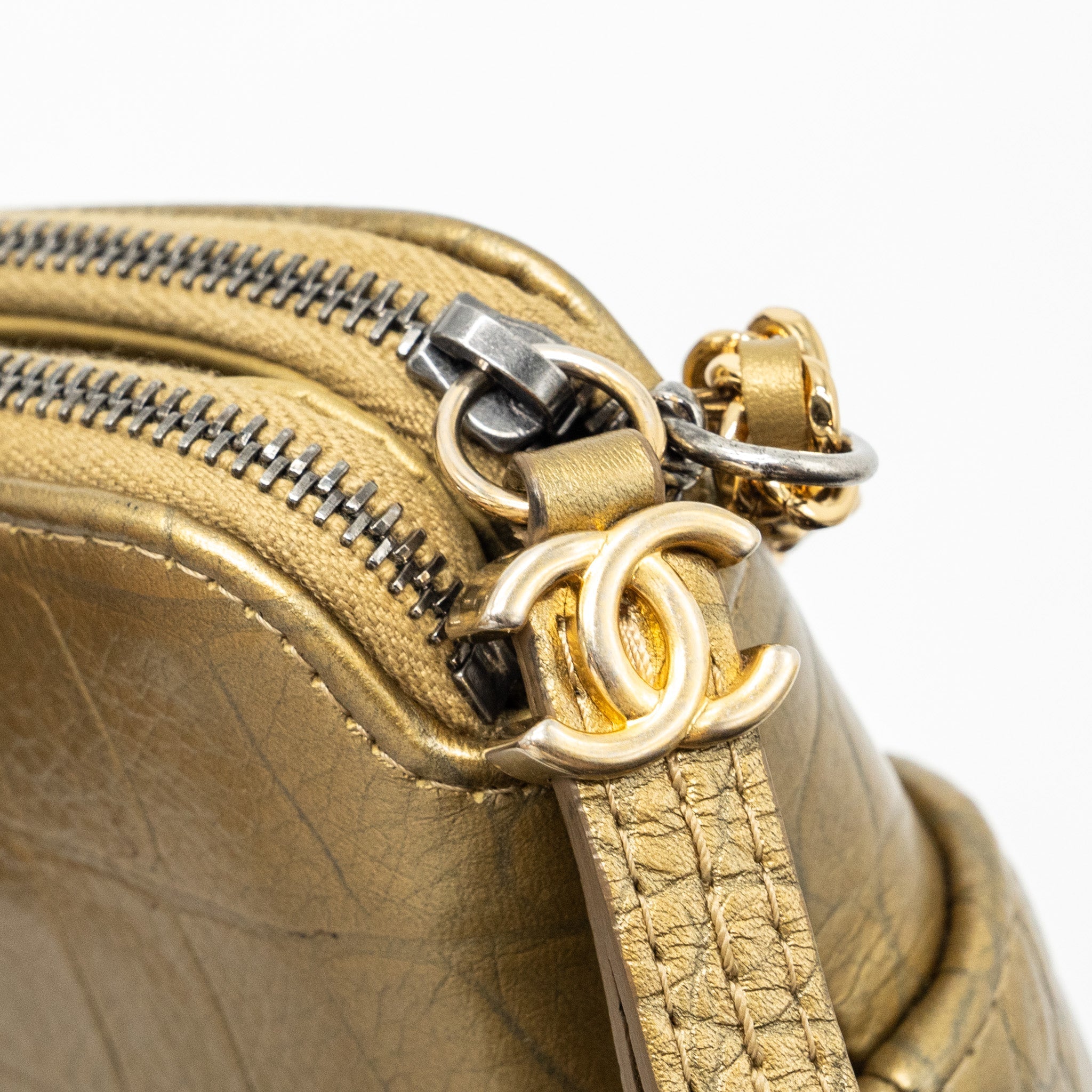 CHANEL GABRIELLE DOUBLE ZIP CLUTCH ON CHAIN CROCODILE-EMBOSSED CALFSKIN GOLD MULTICOLOUR HARDWARE