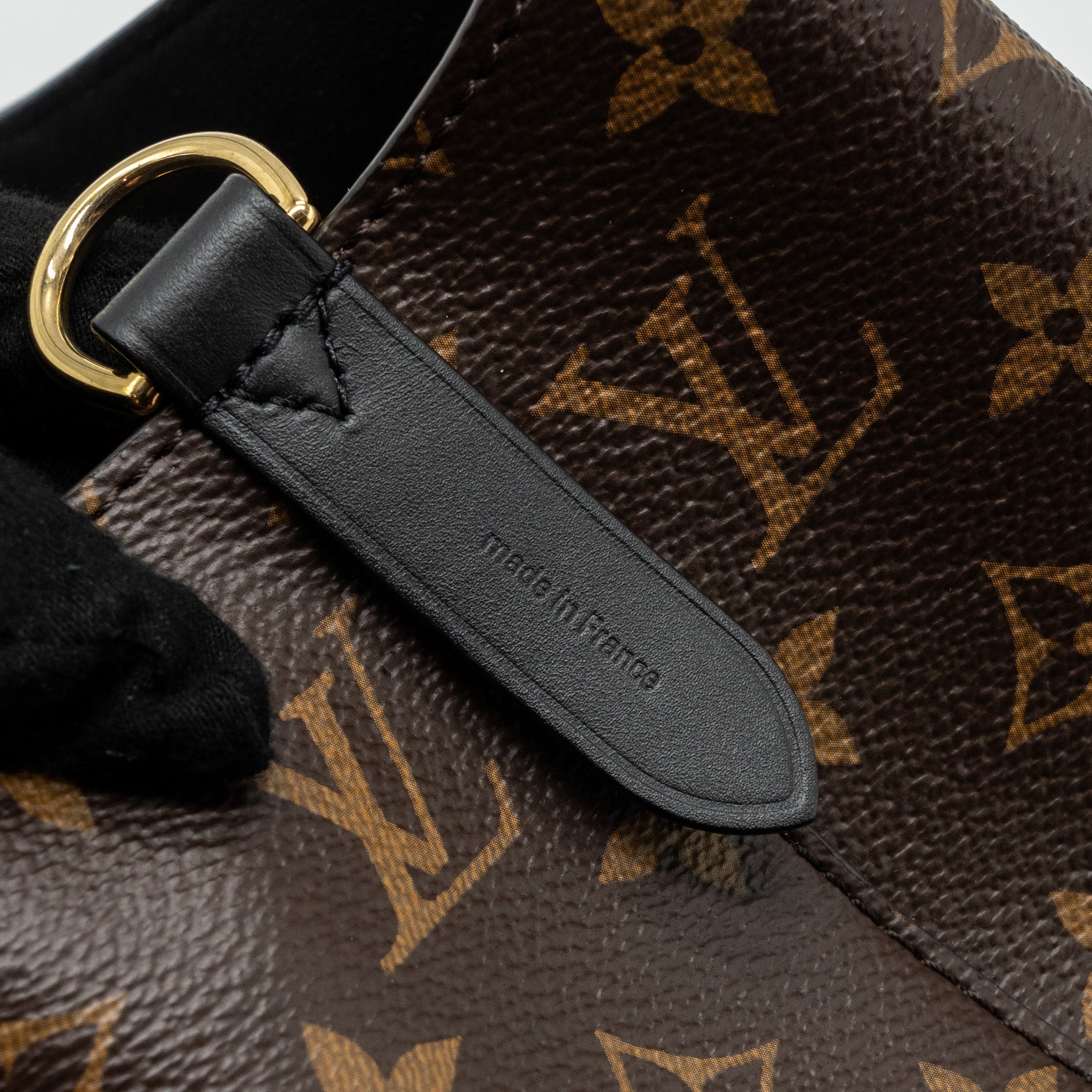 LOUIS VUITTON NEONOE MONOGRAM CANVAS/BLACK GHW