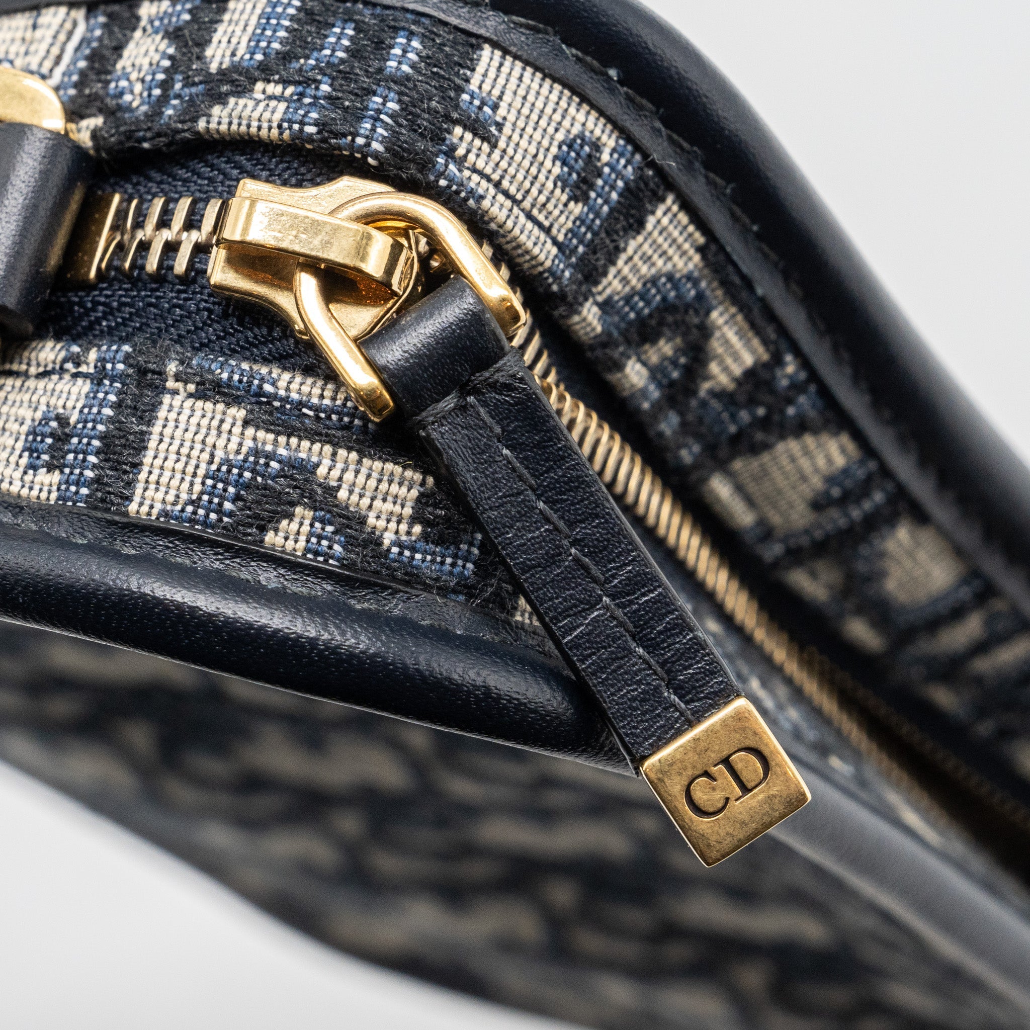 DIOR DIORQUAKE POUCH WITH CLUTCH OBLIQUE JACQUARD CANVAS BLUE GHW