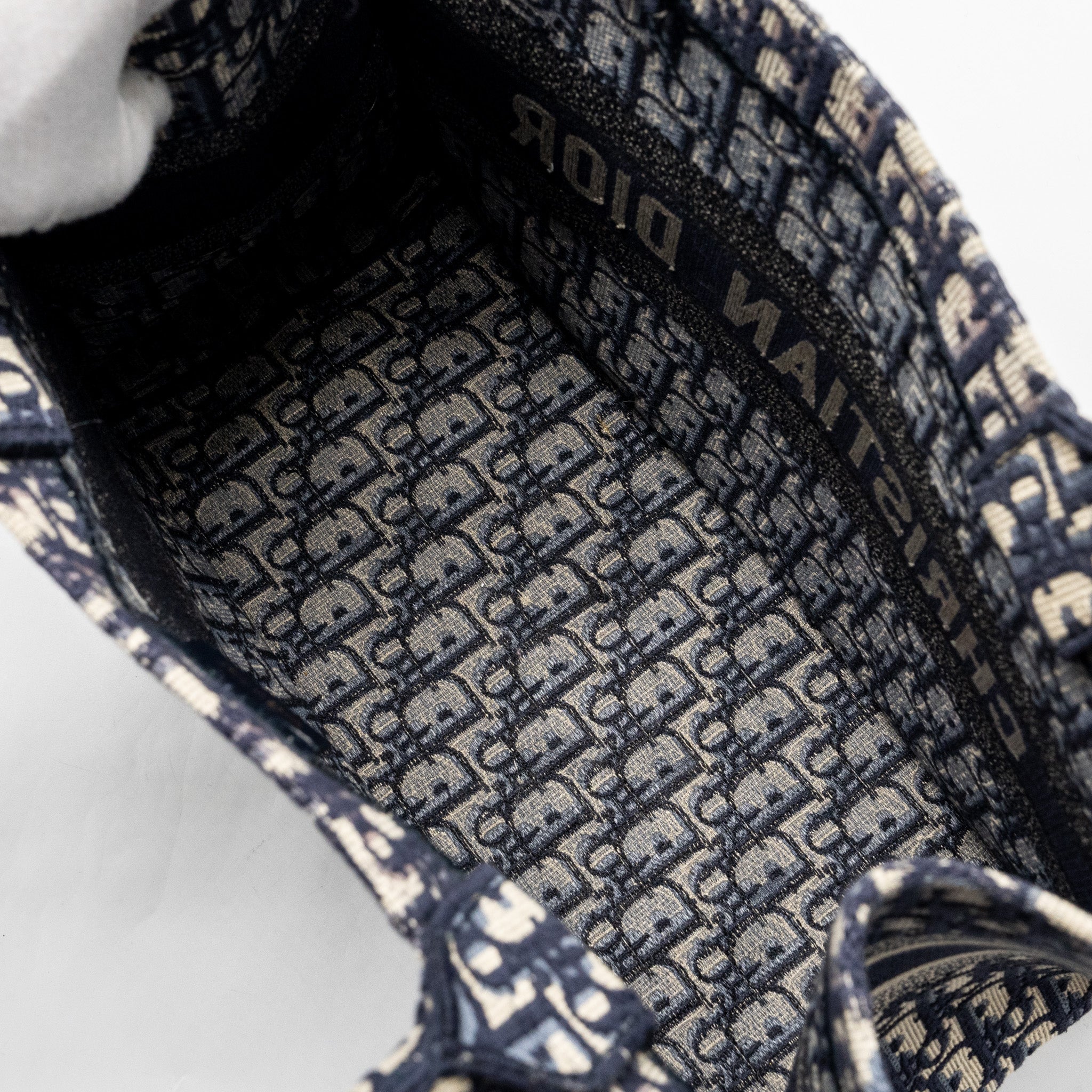 DIOR MEDIUM BOOK TOTE DIOR OBLIQUE EMBROIDERY BLUE