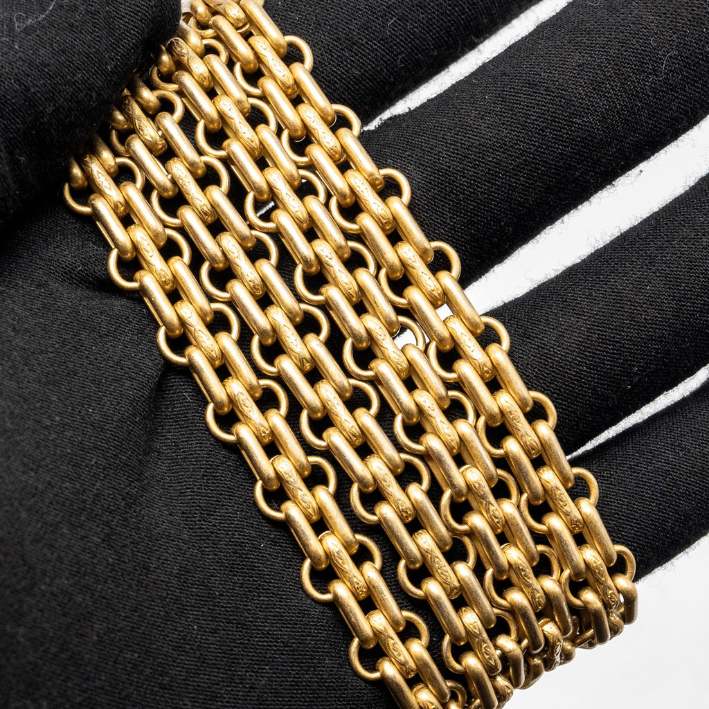 CHANEL CHEVRON 2.55 REISSUE WALLET ON CHAIN AGED CALFSKIN BLACK GHW (MICROCHIP)