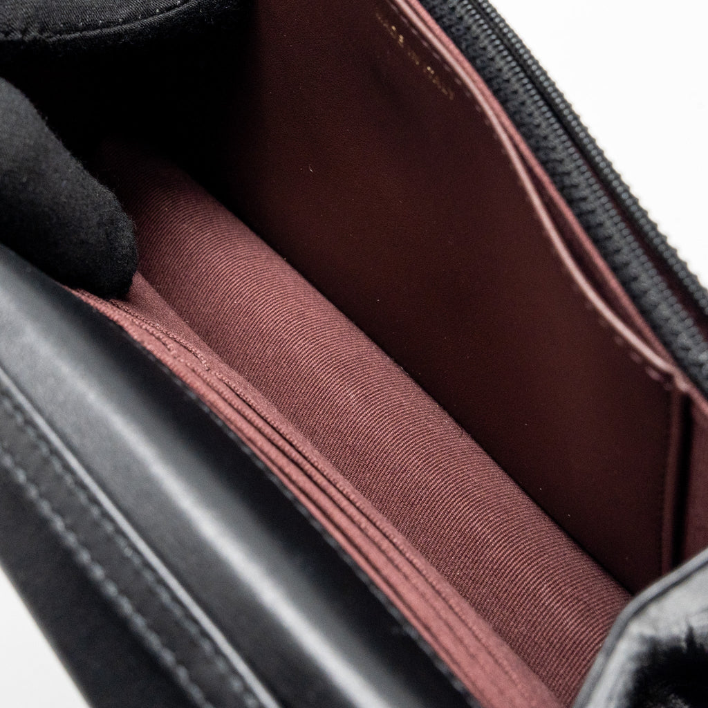 CHANEL CHEVRON 2.55 REISSUE WALLET ON CHAIN AGED CALFSKIN BLACK GHW (MICROCHIP)
